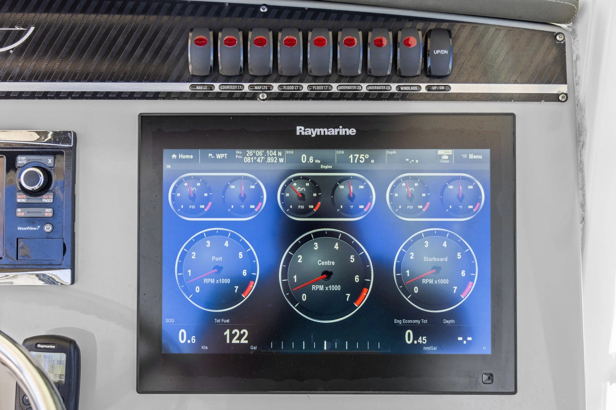 2014 Boston Whaler 350 OUTRAGE Image Thumbnail #28