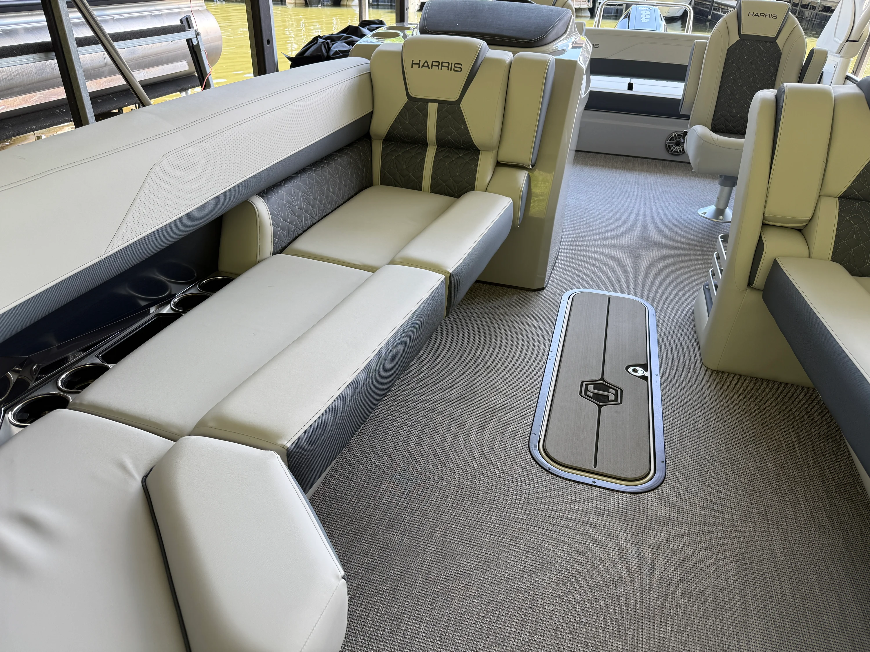 2026 Harris GRAND MARINER 250 Image Thumbnail #16