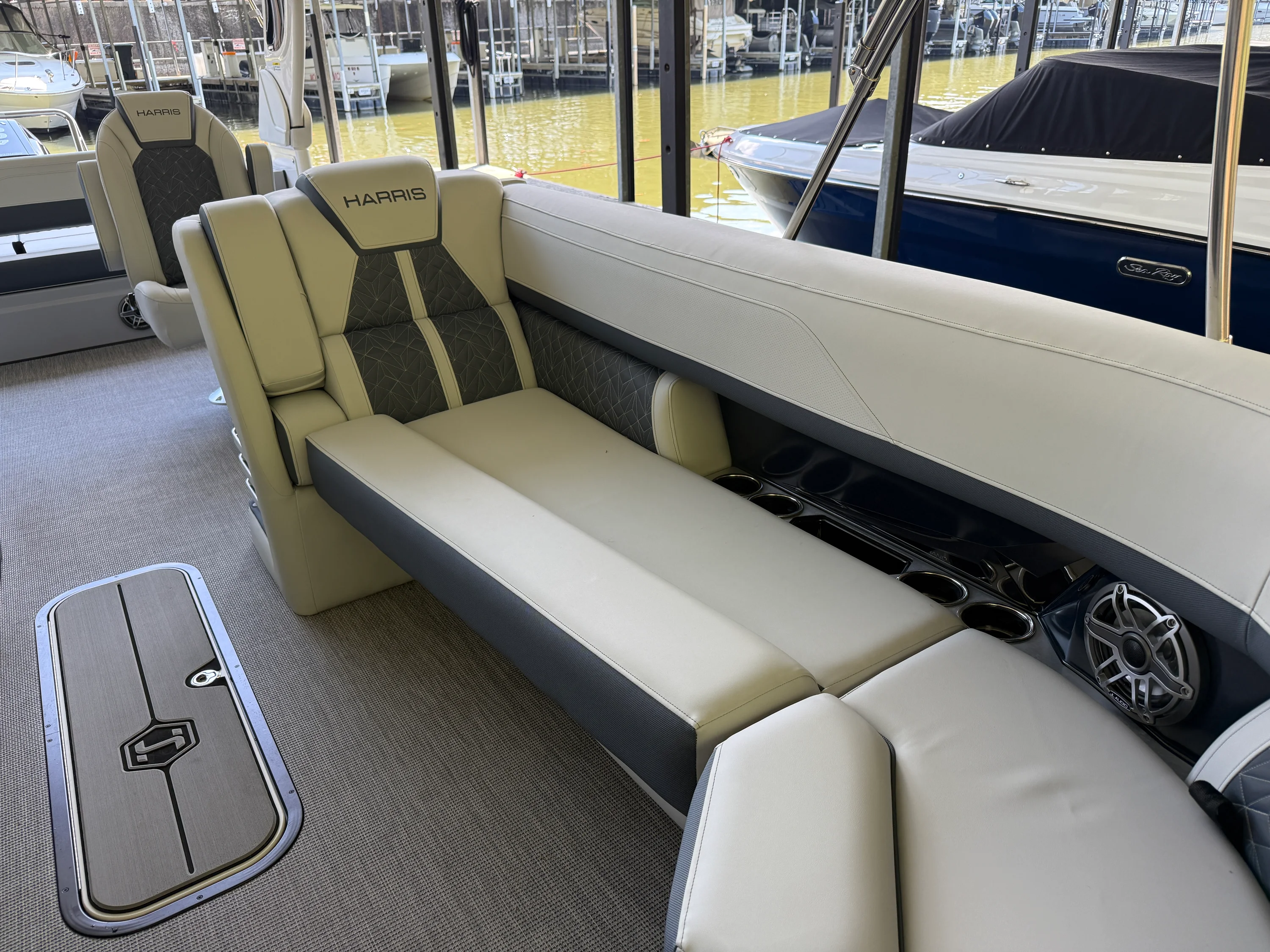 2026 Harris GRAND MARINER 250 Image Thumbnail #17