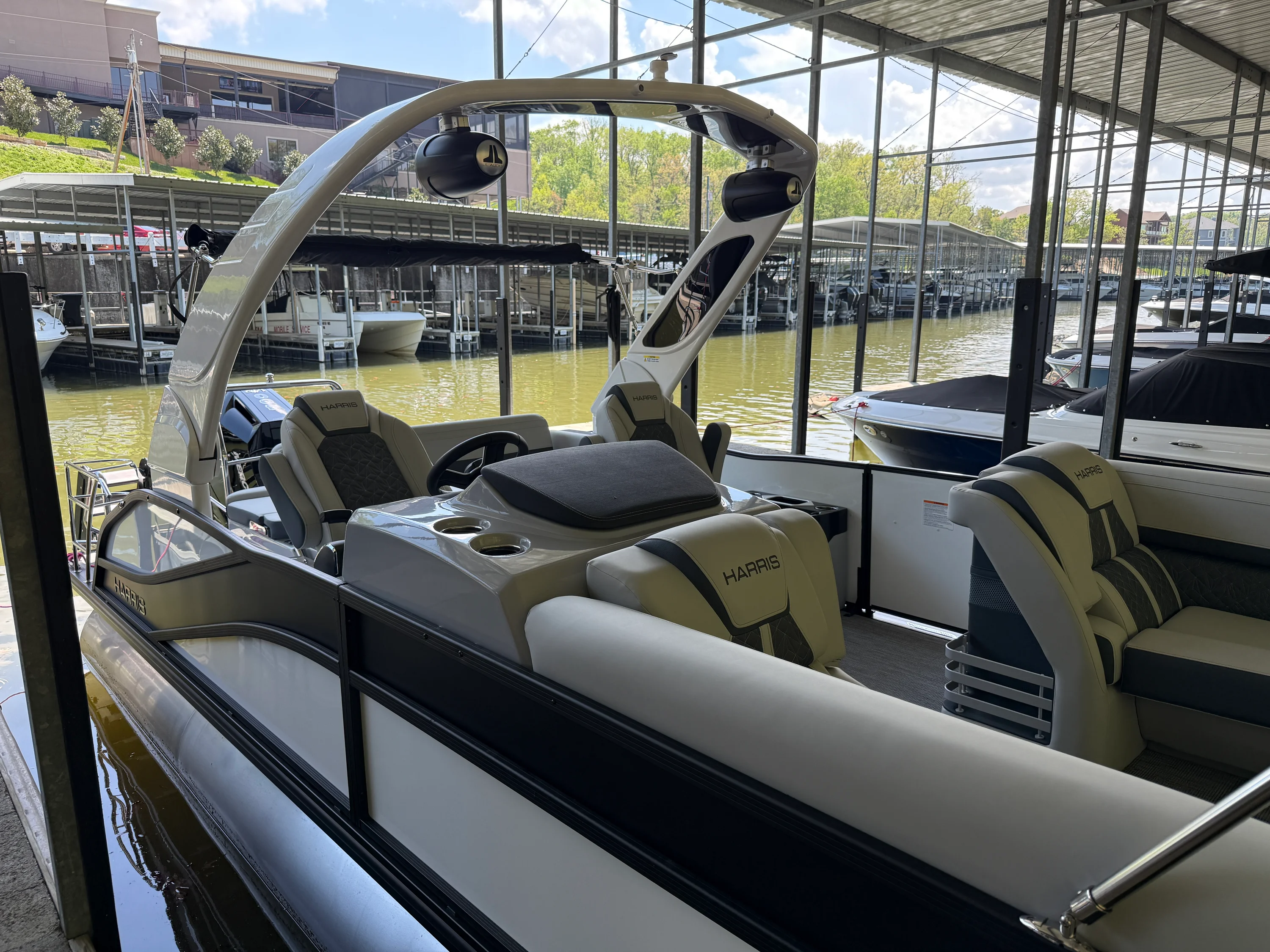 2026 Harris GRAND MARINER 250 Image Thumbnail #9