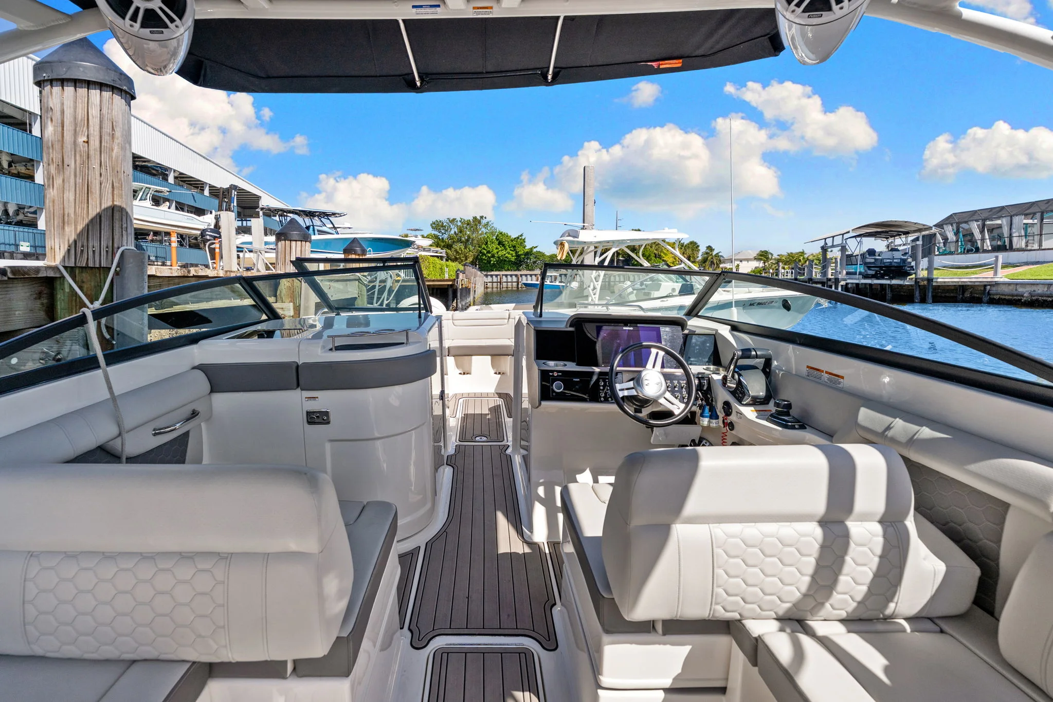 2023 Sea Ray 290 SDX OB Image Thumbnail #28