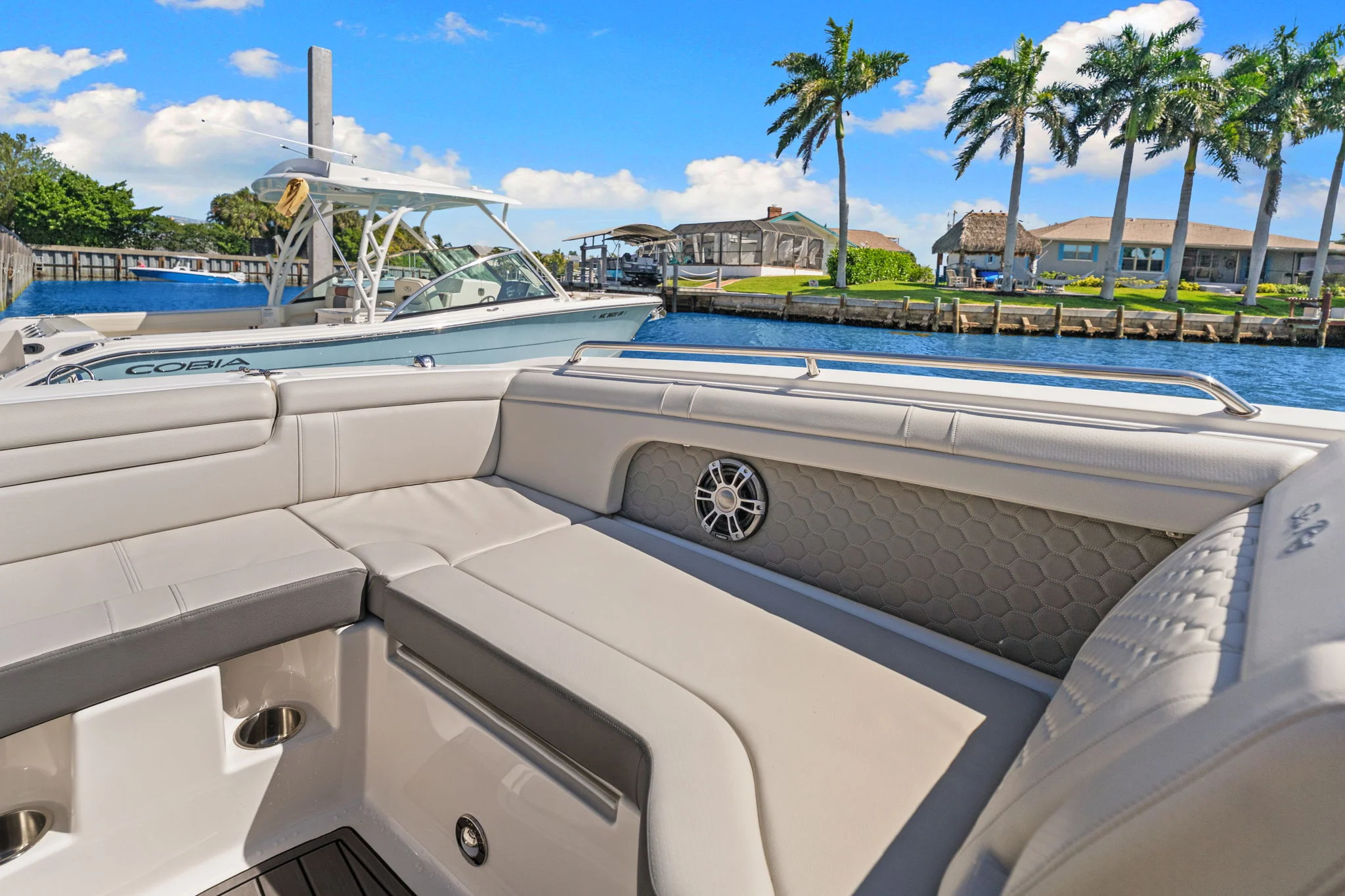 2023 Sea Ray 290 SDX OB Image Thumbnail #14