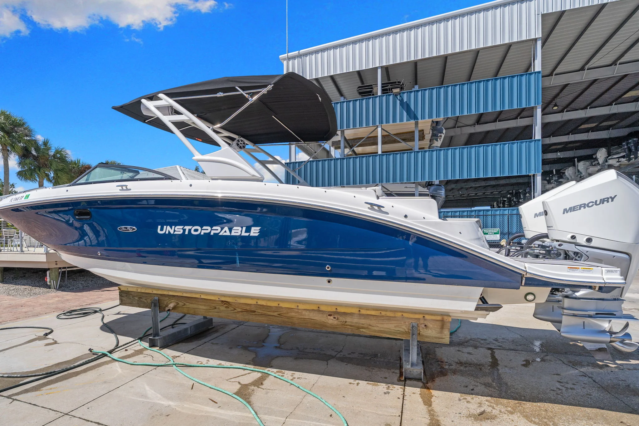 2023 Sea Ray 290 SDX OB Image Thumbnail #3