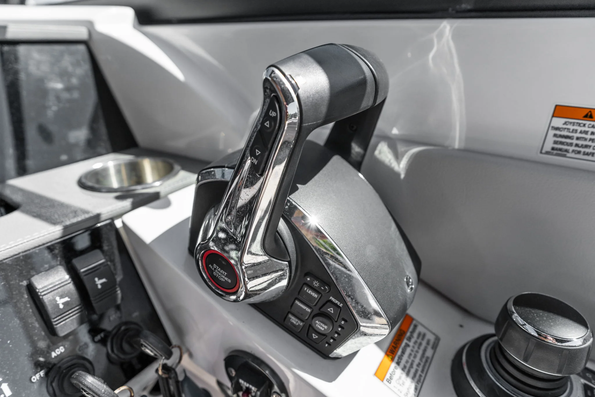 2023 Sea Ray 290 SDX OB Image Thumbnail #23