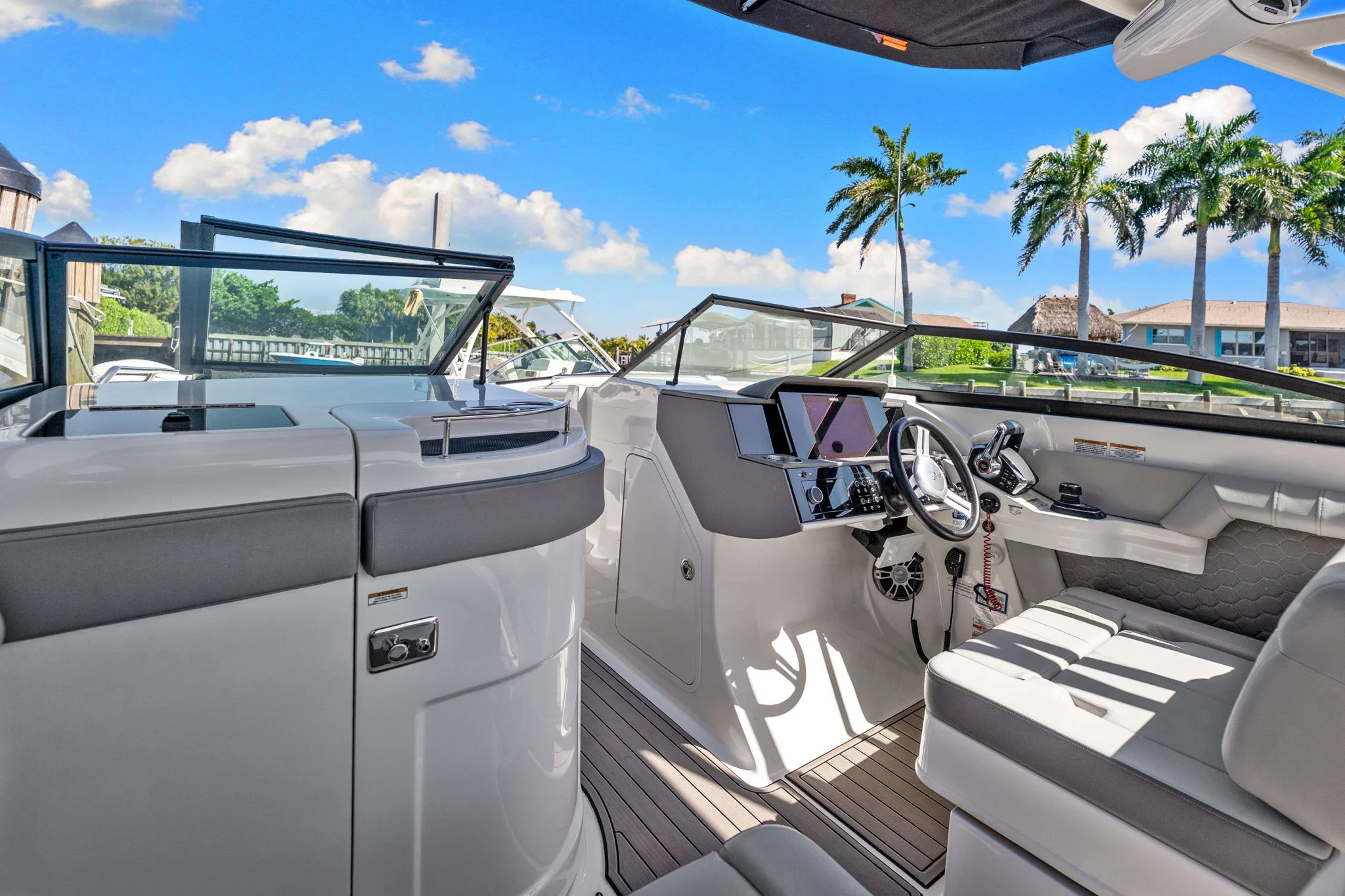 2023 Sea Ray 290 SDX OB Image Thumbnail #16