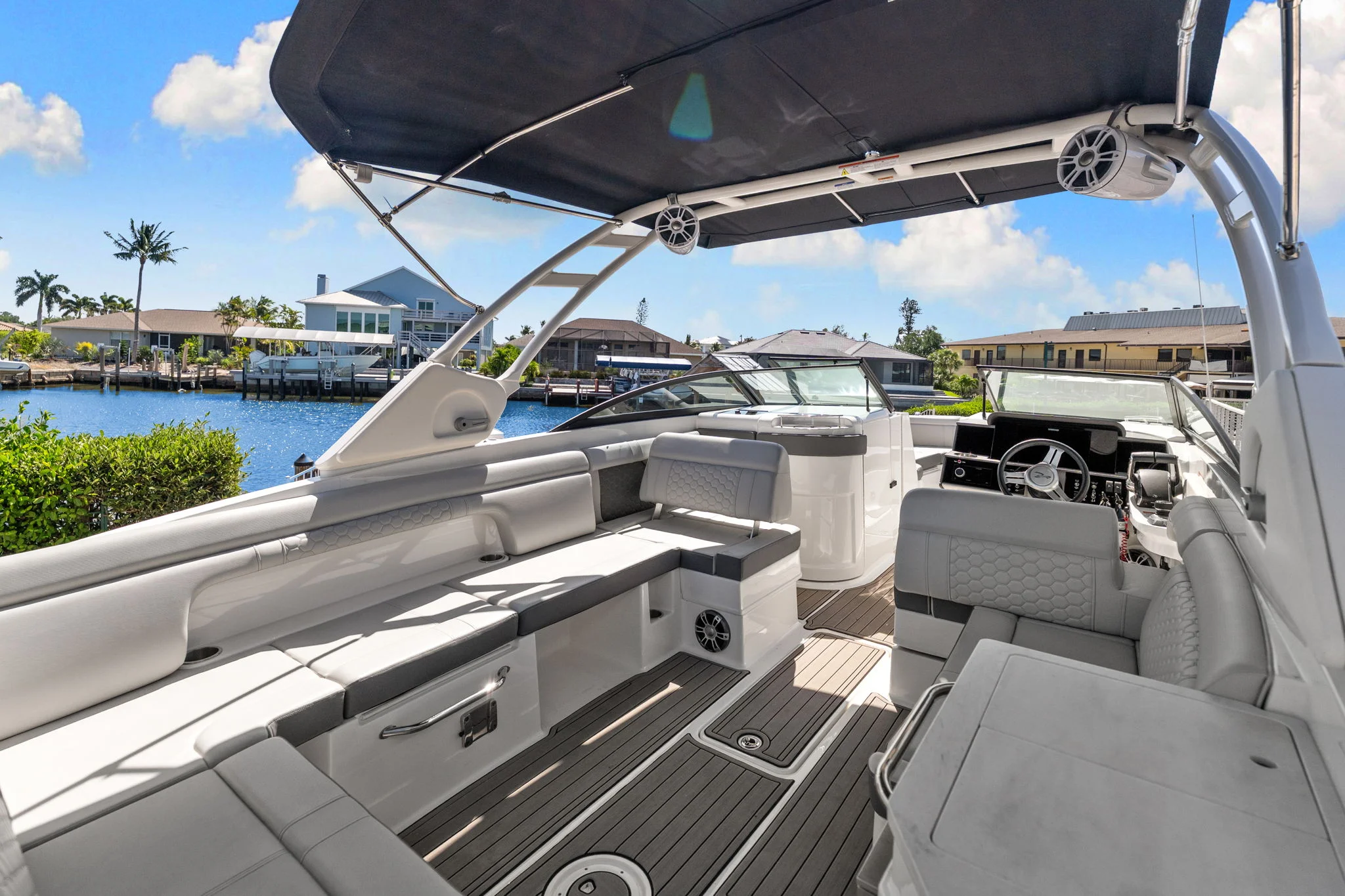 2023 Sea Ray 290 SDX OB Image Thumbnail #29