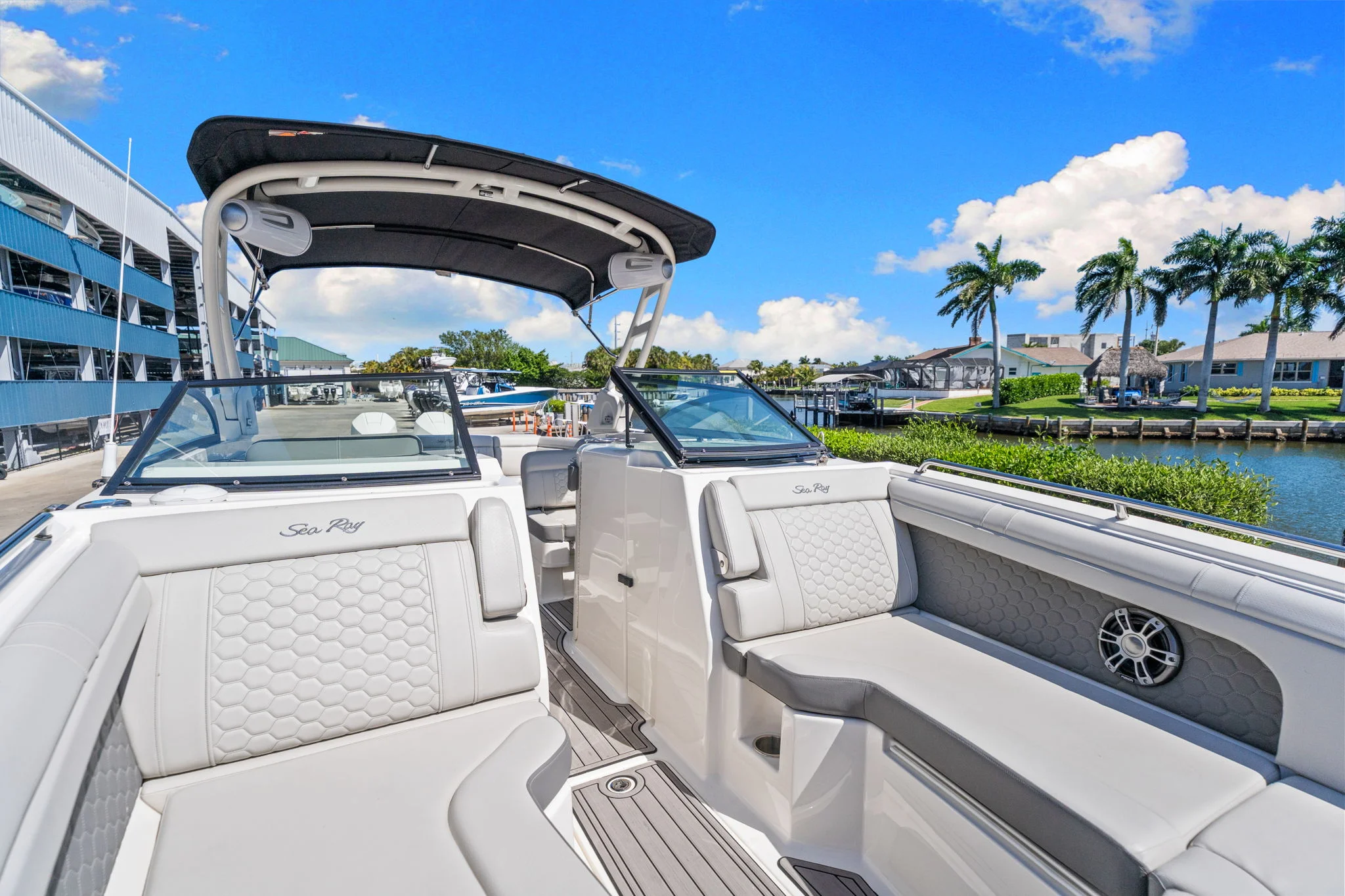 2023 Sea Ray 290 SDX OB Image Thumbnail #11
