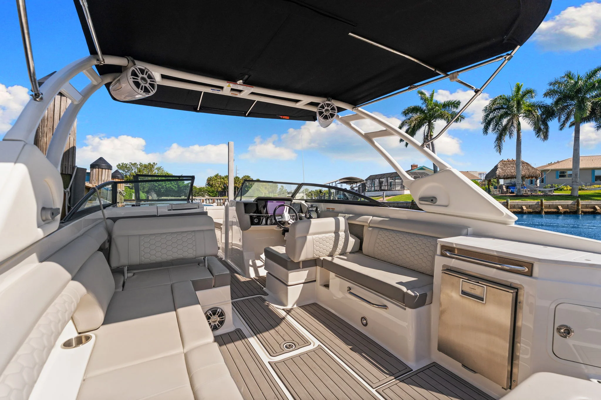 2023 Sea Ray 290 SDX OB Image Thumbnail #36