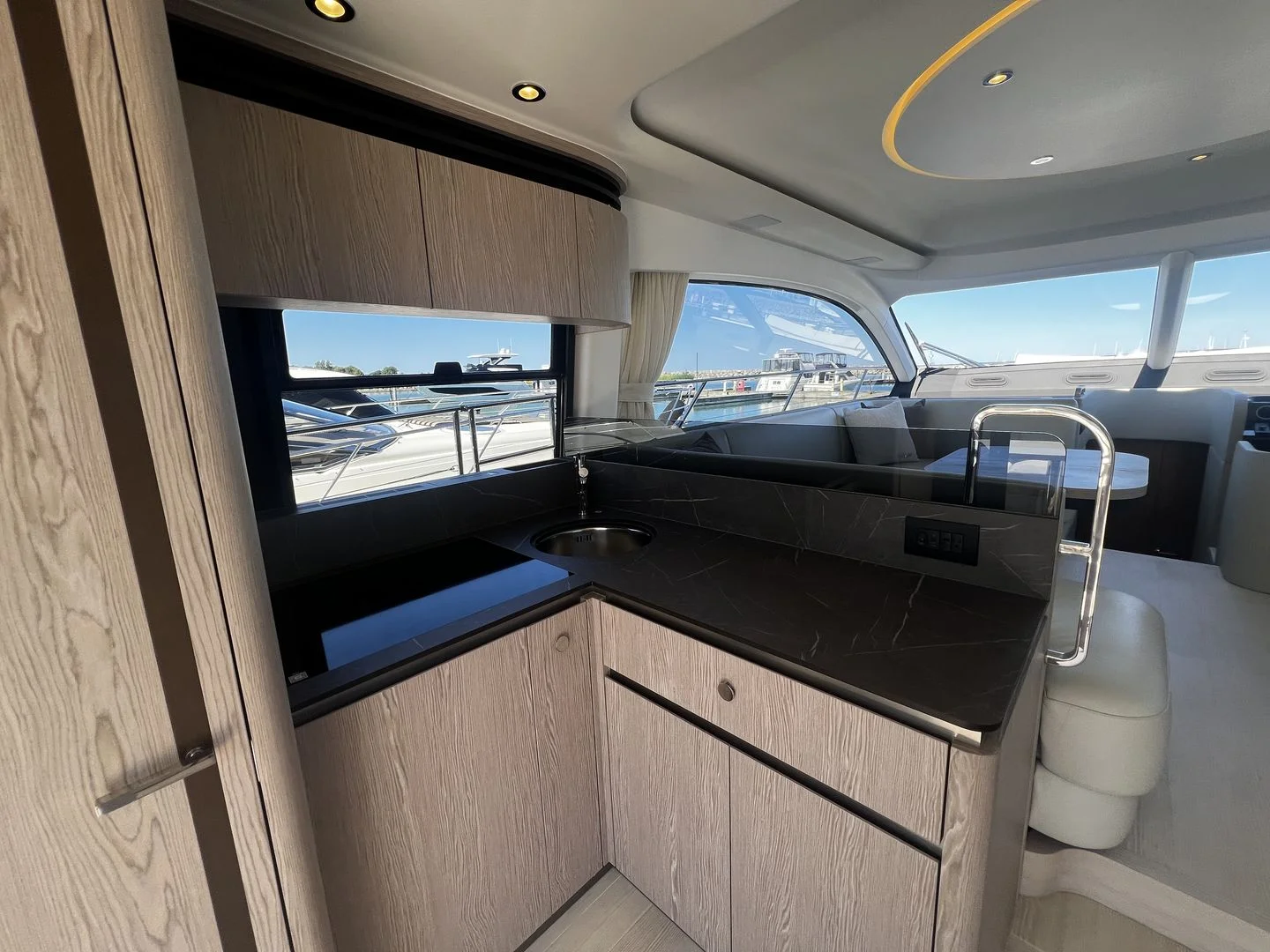 2027 Azimut Fly 53 Image Thumbnail #14