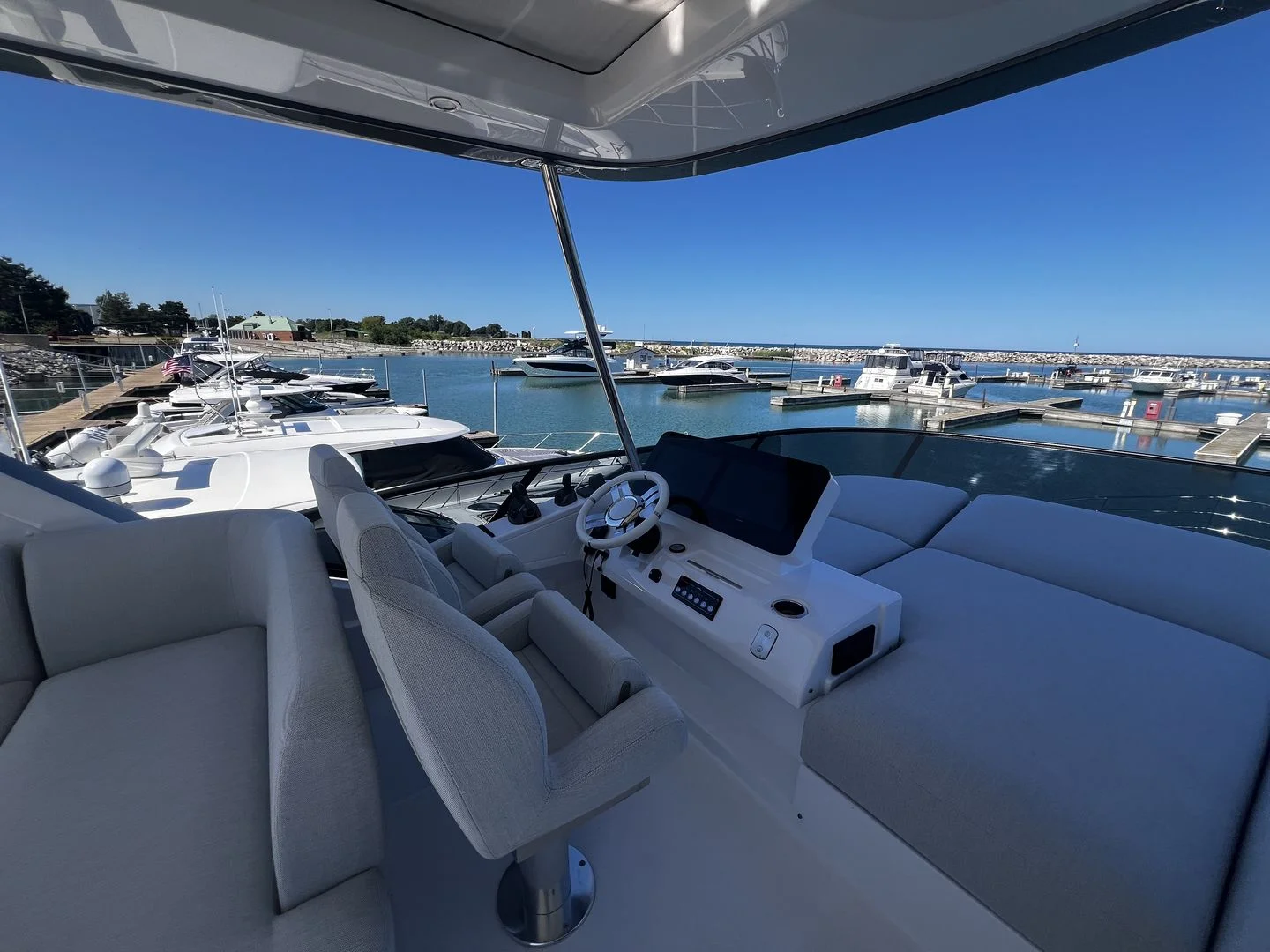 2027 Azimut Fly 53 Image Thumbnail #32