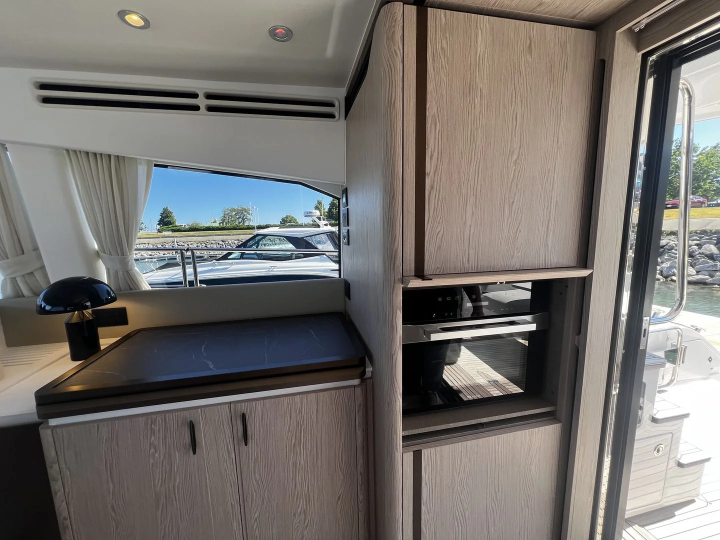 2027 Azimut Fly 53 Image Thumbnail #19