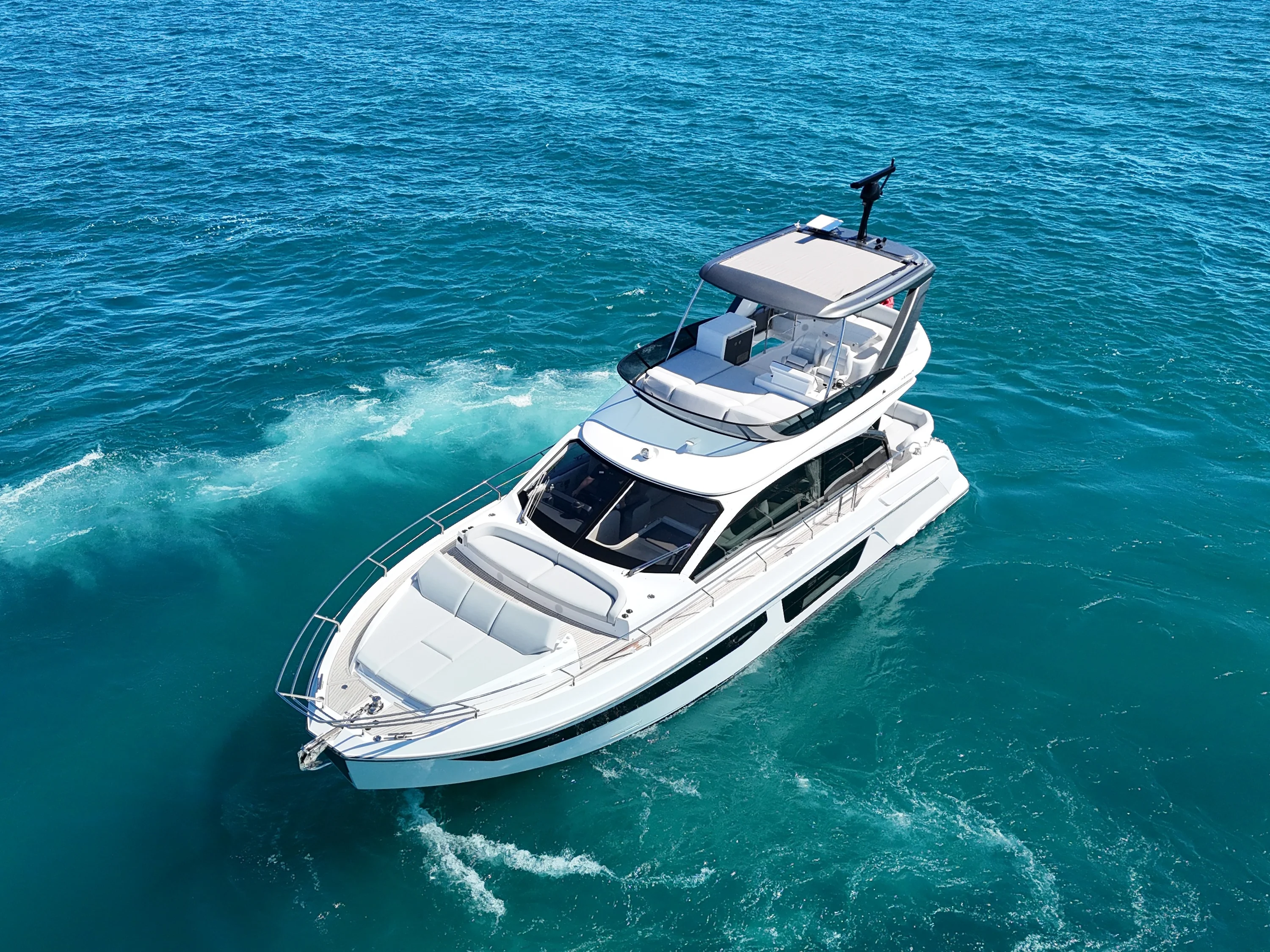 2027 Azimut Fly 53 Image Thumbnail #12