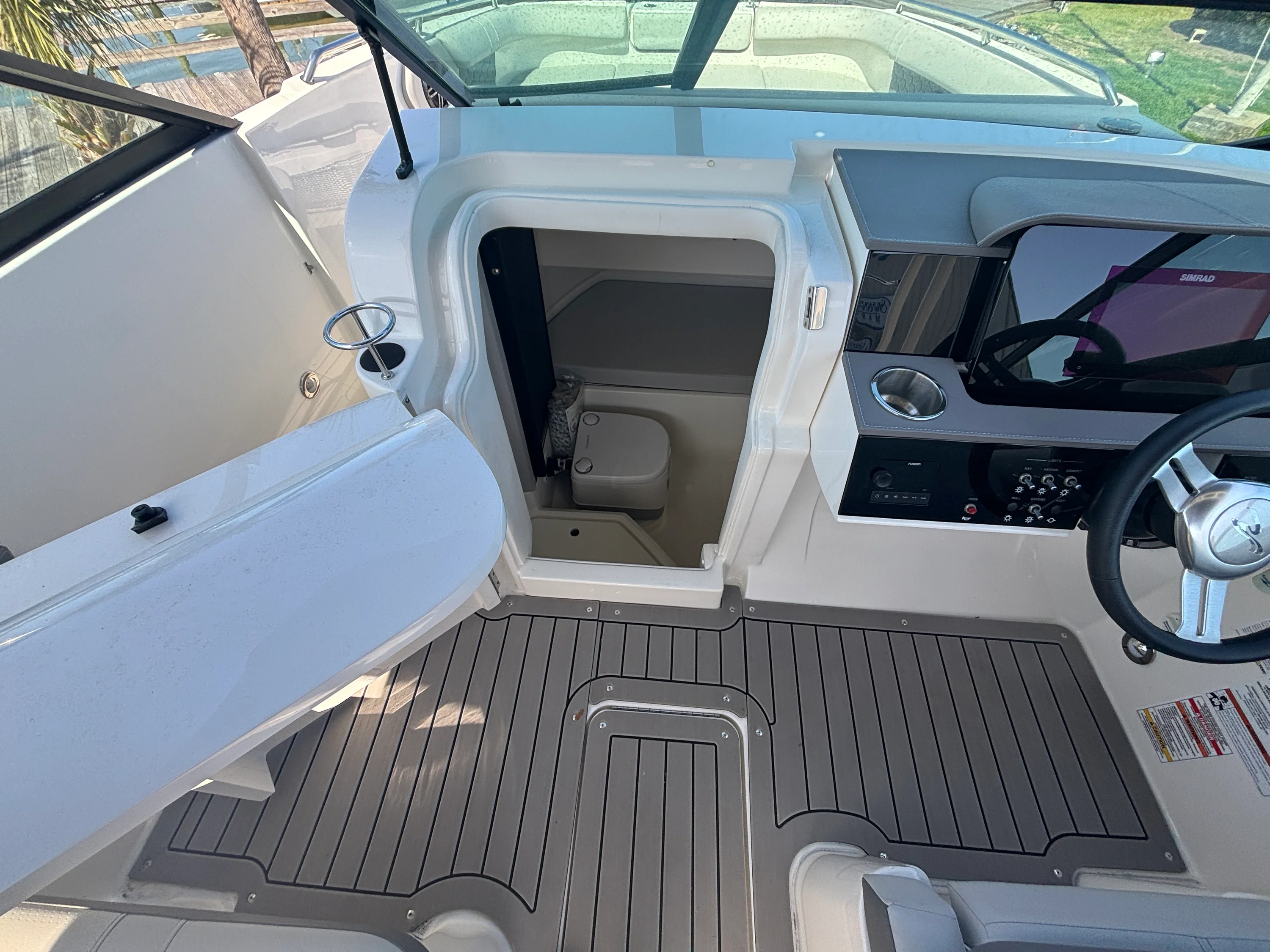 2022 Sea Ray 250 SD OB Image Thumbnail #19