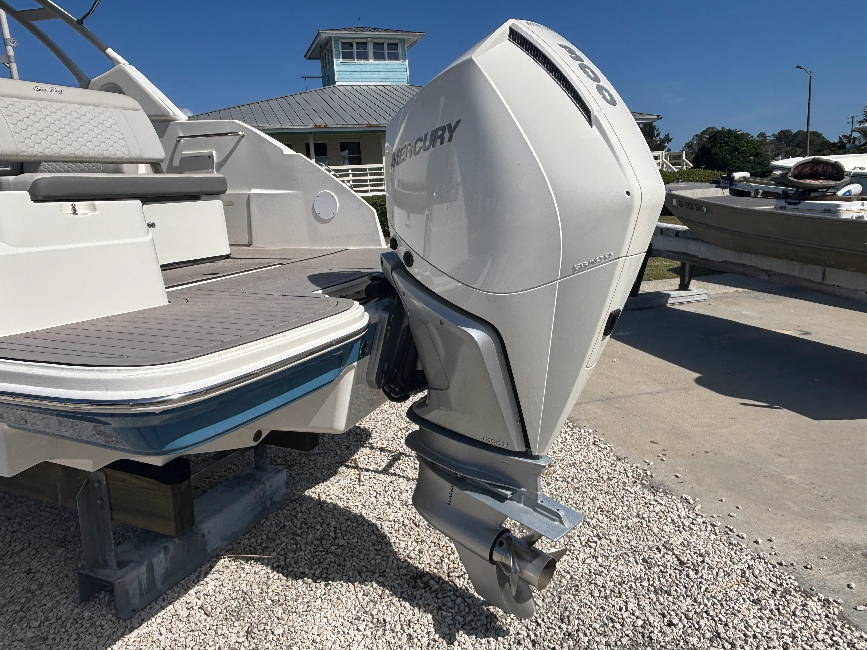 2022 Sea Ray 250 SD OB Image Thumbnail #2