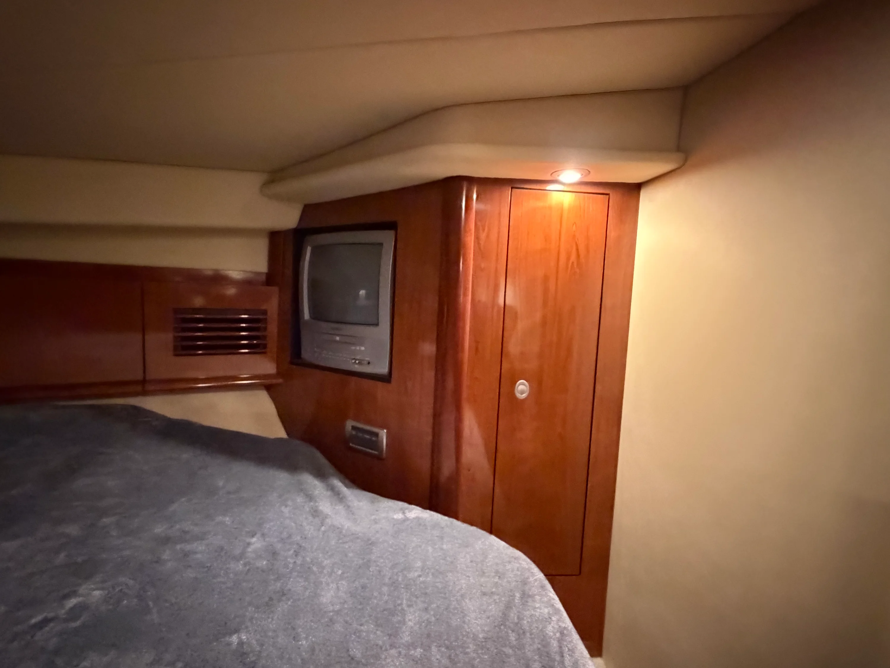 2004 Sea Ray 390 SUNDANCER Image Thumbnail #34