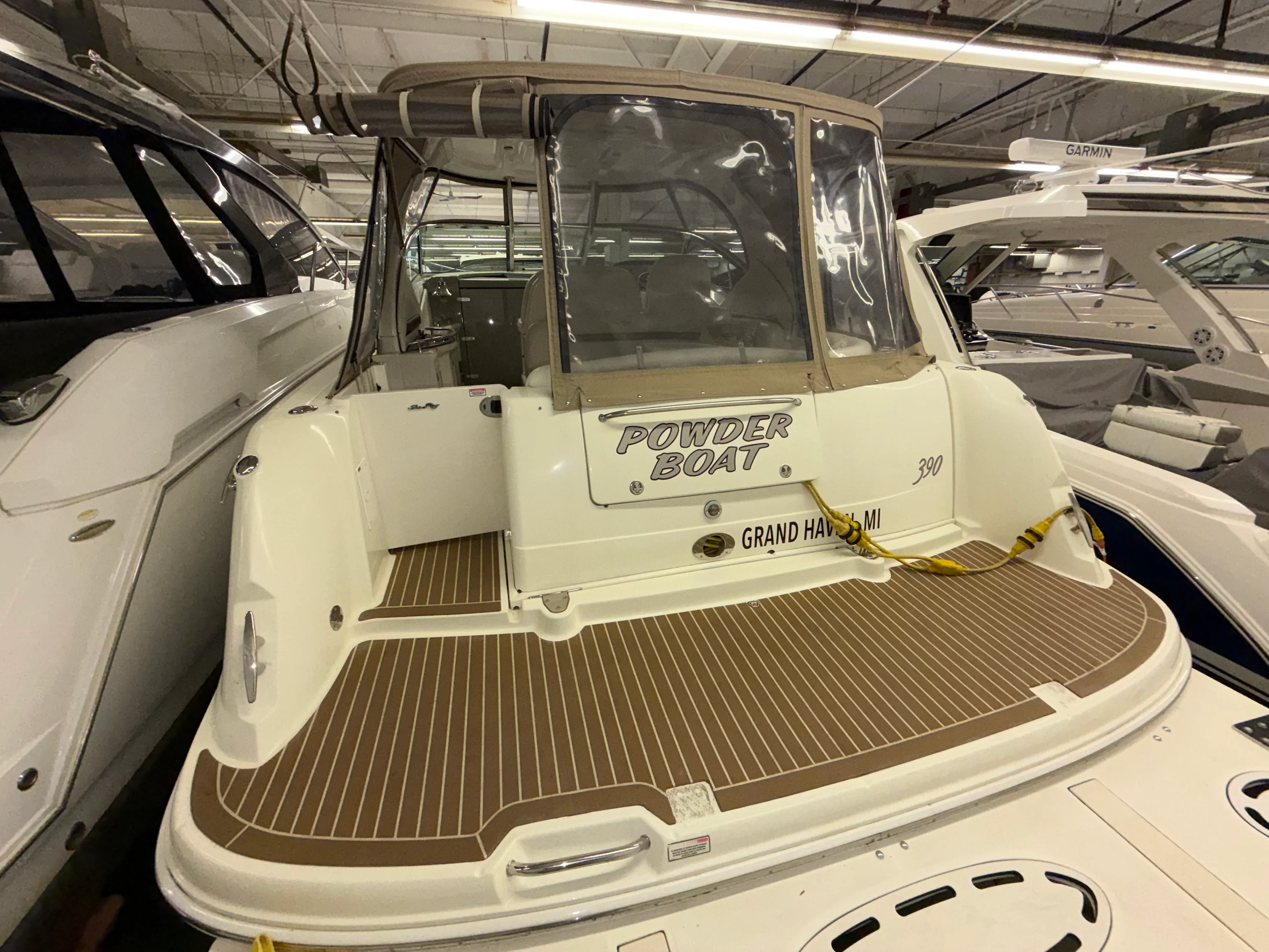 2004 Sea Ray 390 SUNDANCER Image Thumbnail #5