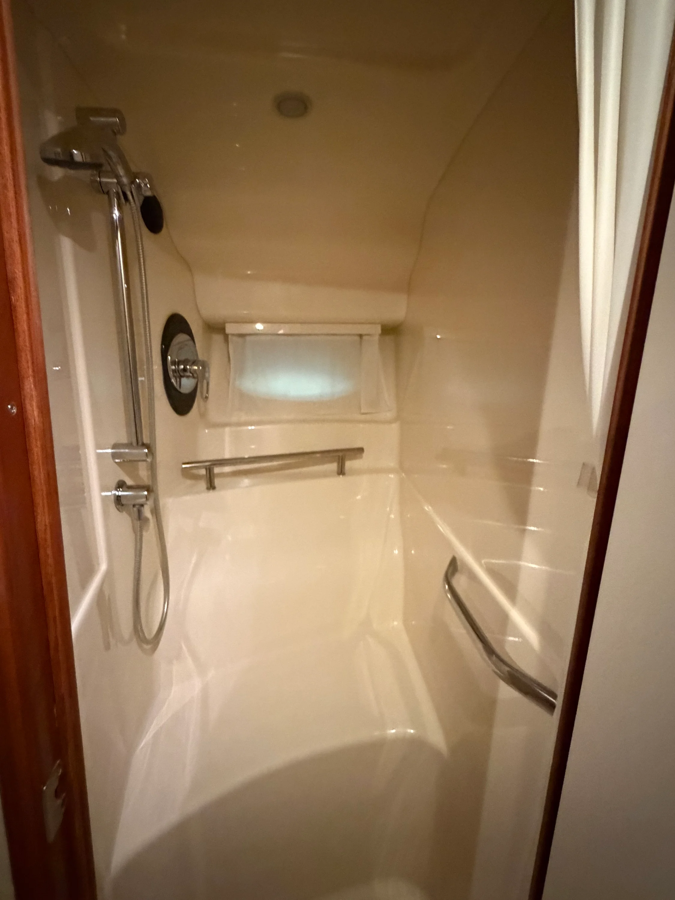 2004 Sea Ray 390 SUNDANCER Image Thumbnail #37