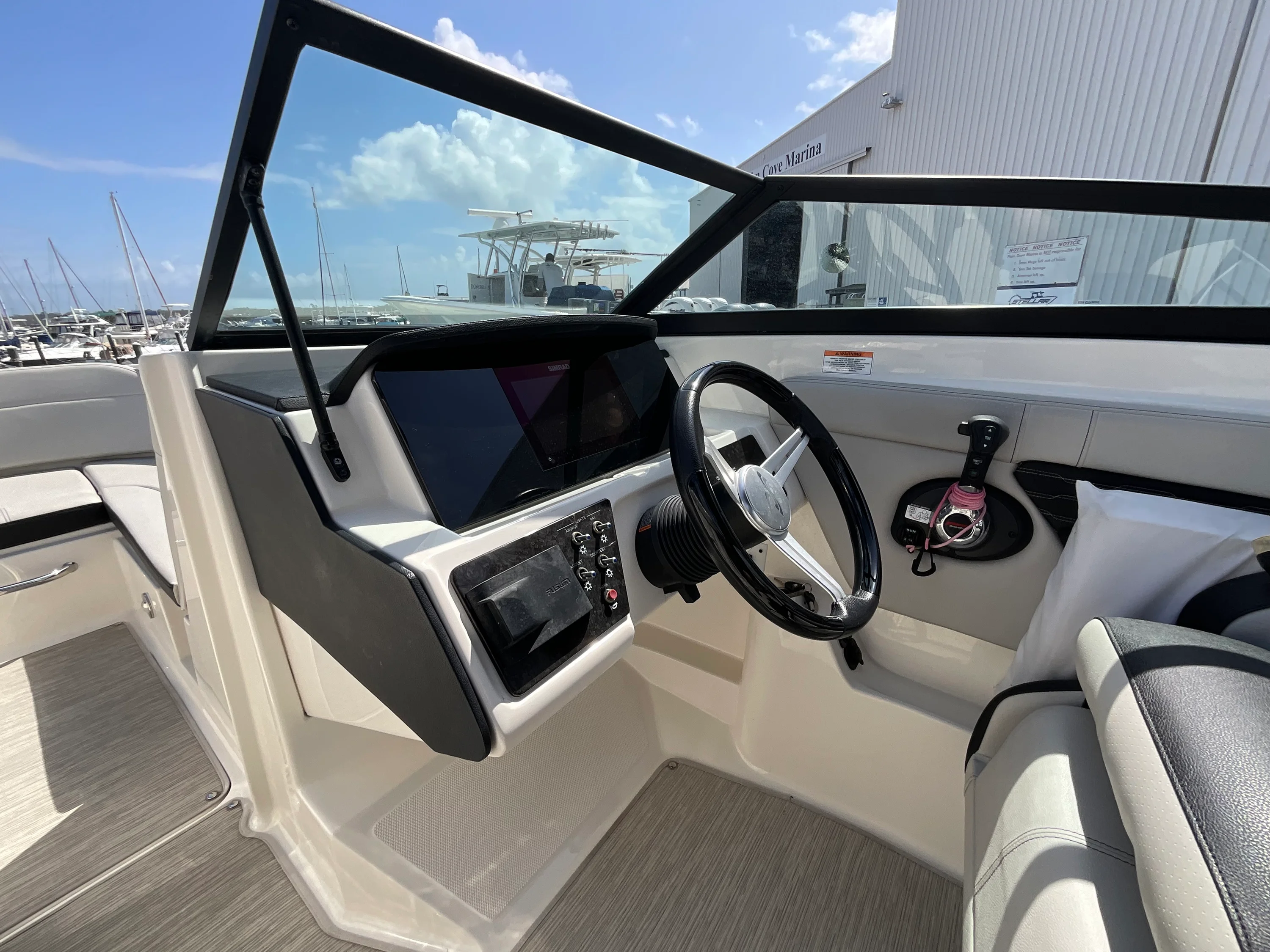 2021 Sea Ray 23 SPX Image Thumbnail #13