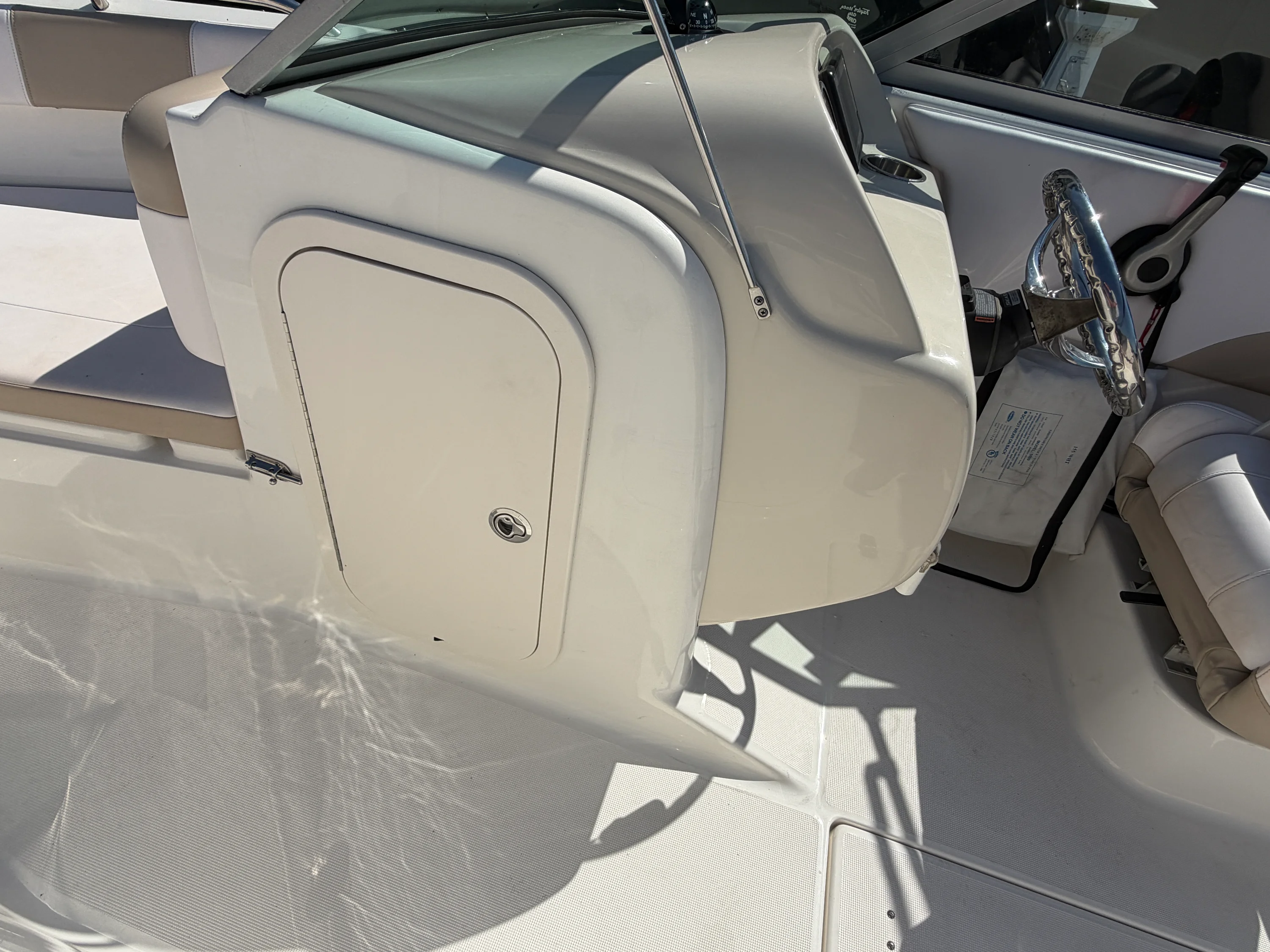 2016 Robalo R227 Image Thumbnail #18