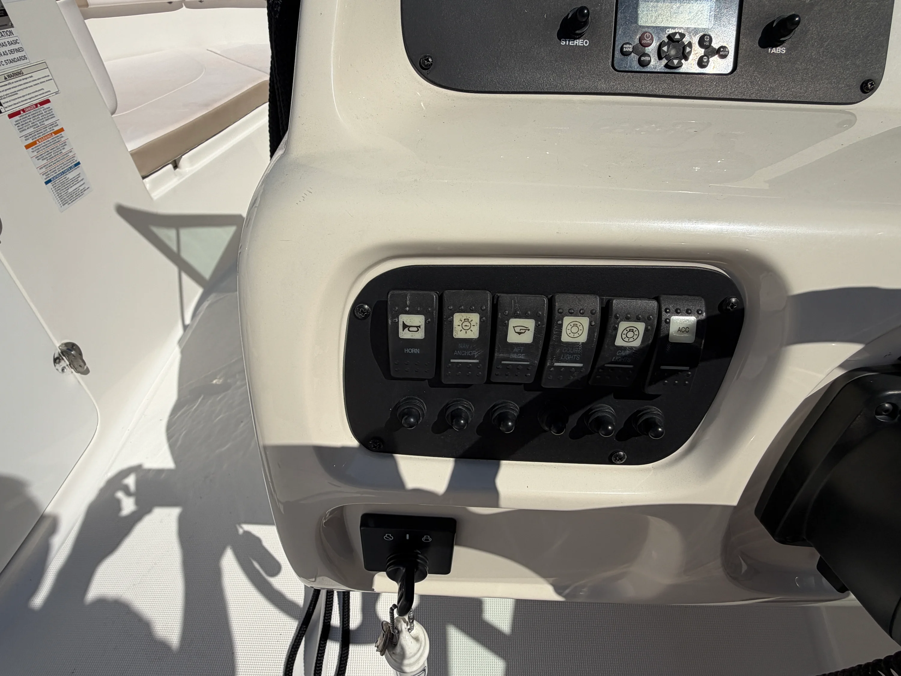 2016 Robalo R227 Image Thumbnail #14