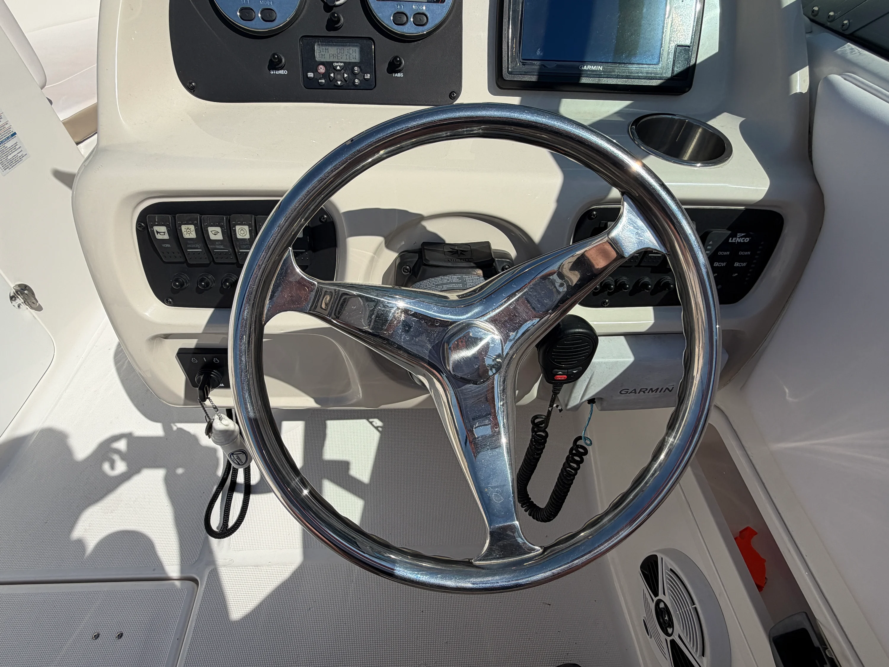 2016 Robalo R227 Image Thumbnail #15