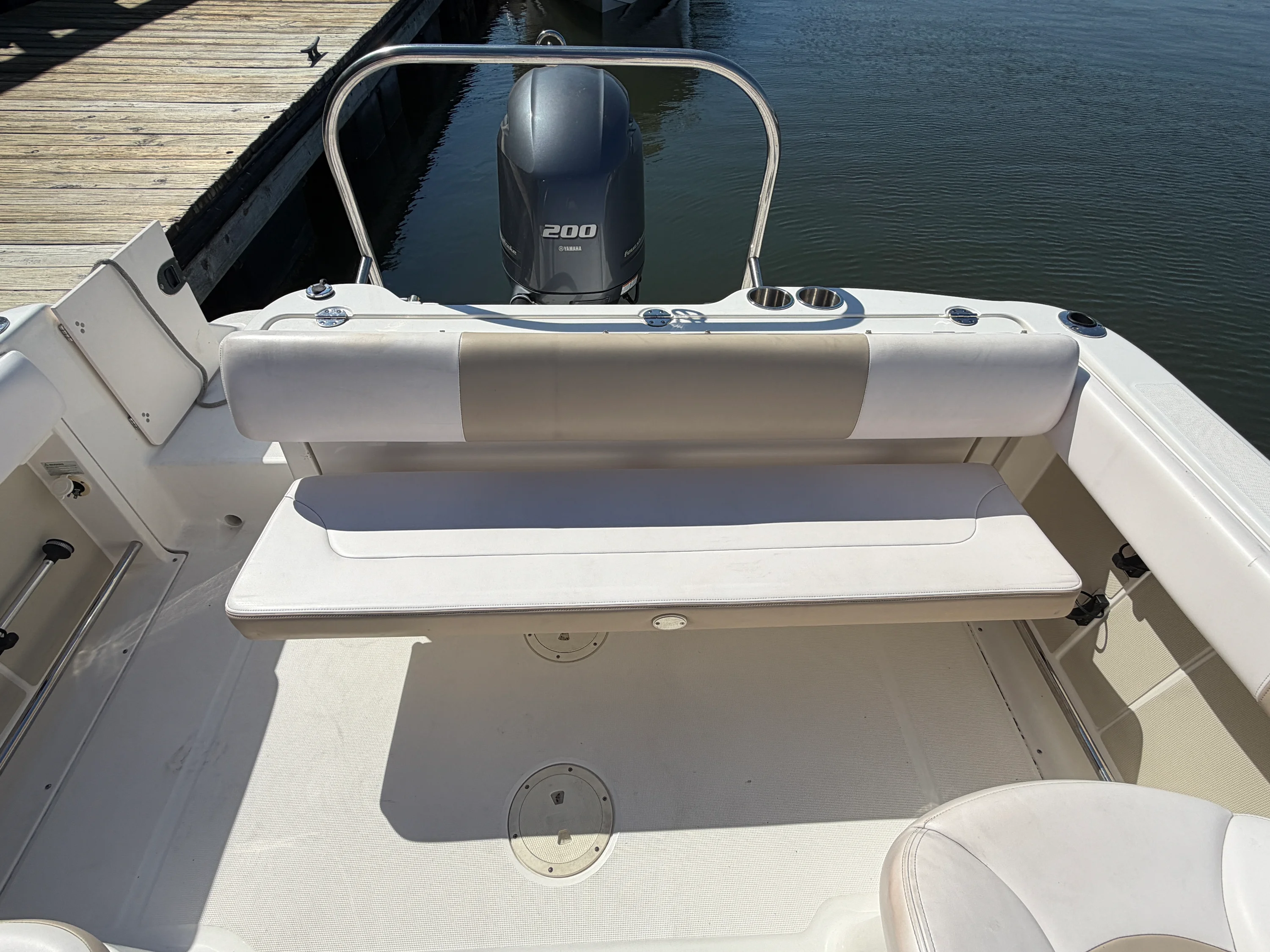 2016 Robalo R227 Image Thumbnail #5