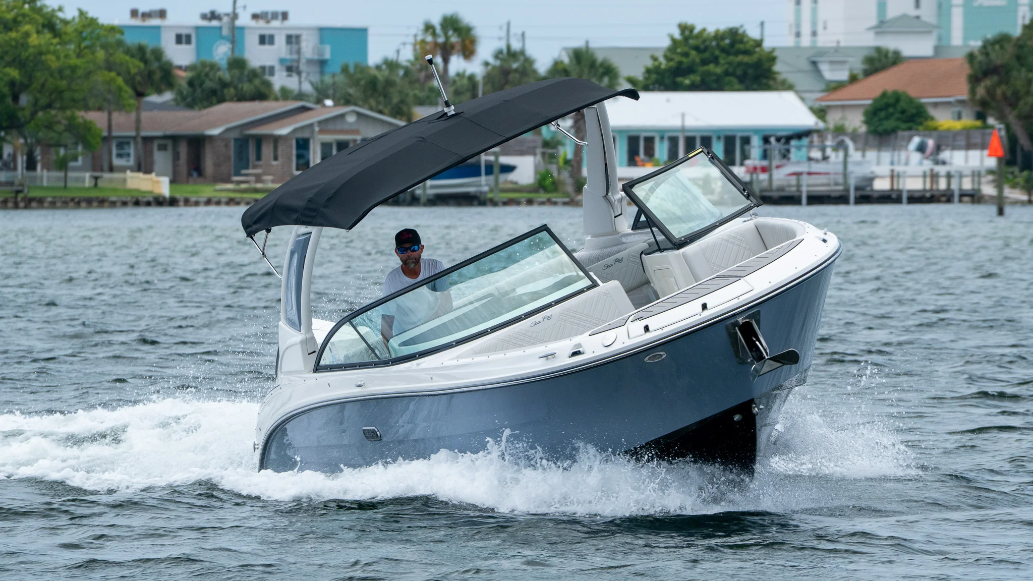 2026 Sea Ray SDX 270 Outboard Image Thumbnail #2