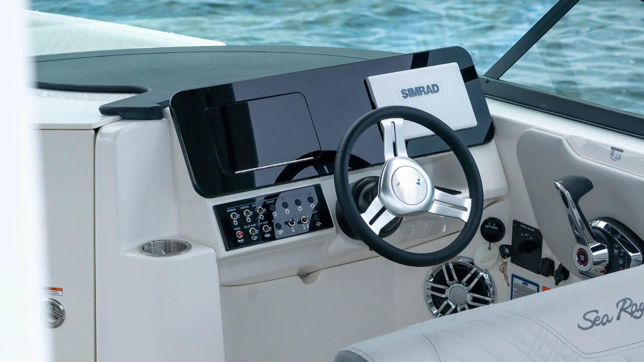 2026 Sea Ray SDX 270 Outboard Image Thumbnail #21