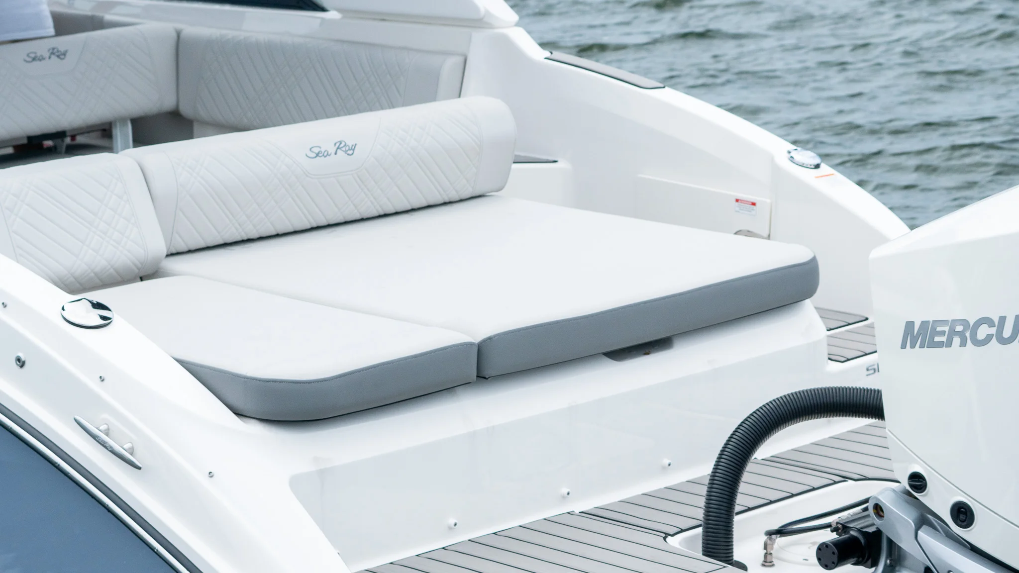 2026 Sea Ray SDX 270 Outboard Image Thumbnail #4