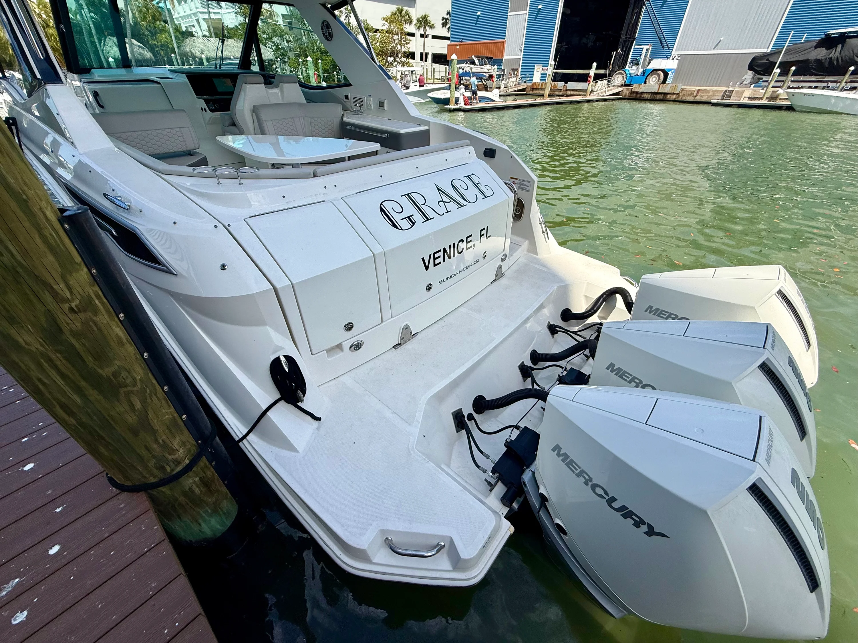 2023 Sea Ray 320 SUNDANCER Image Thumbnail #7