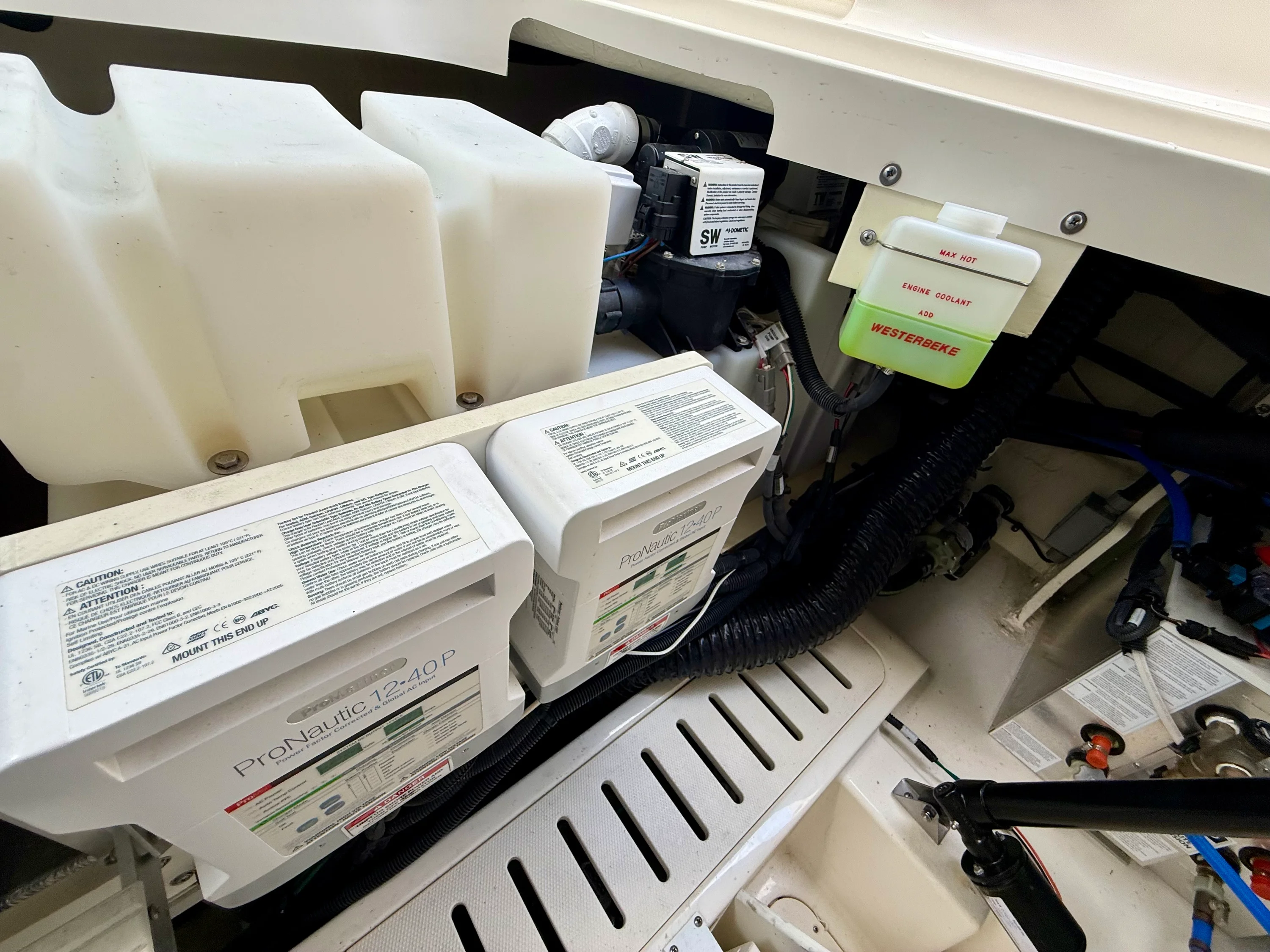 2023 Sea Ray 320 SUNDANCER Image Thumbnail #11