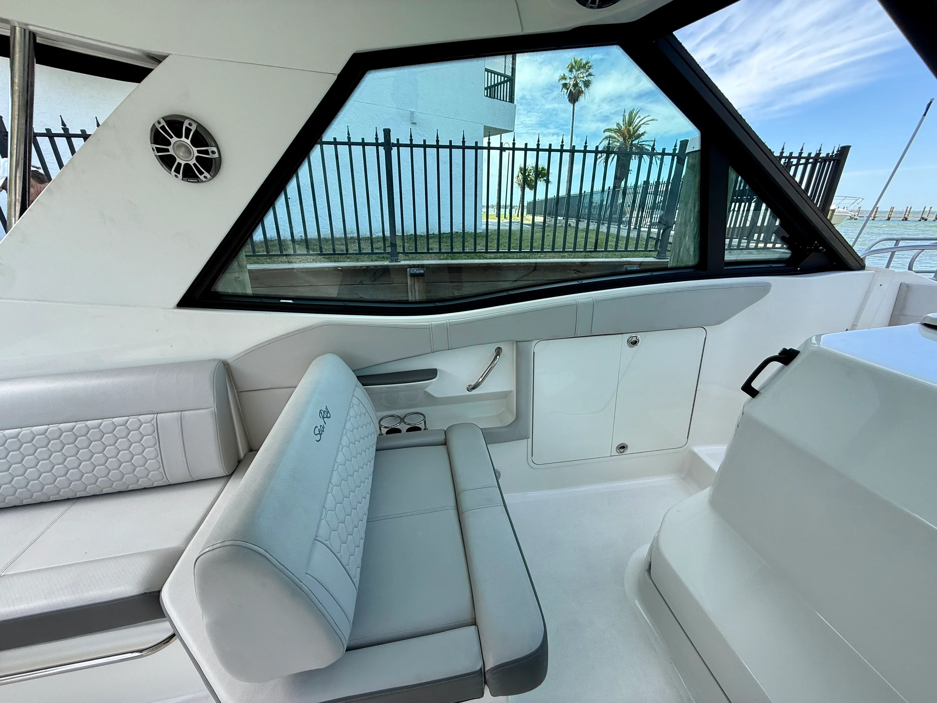 2023 Sea Ray 320 SUNDANCER Image Thumbnail #22