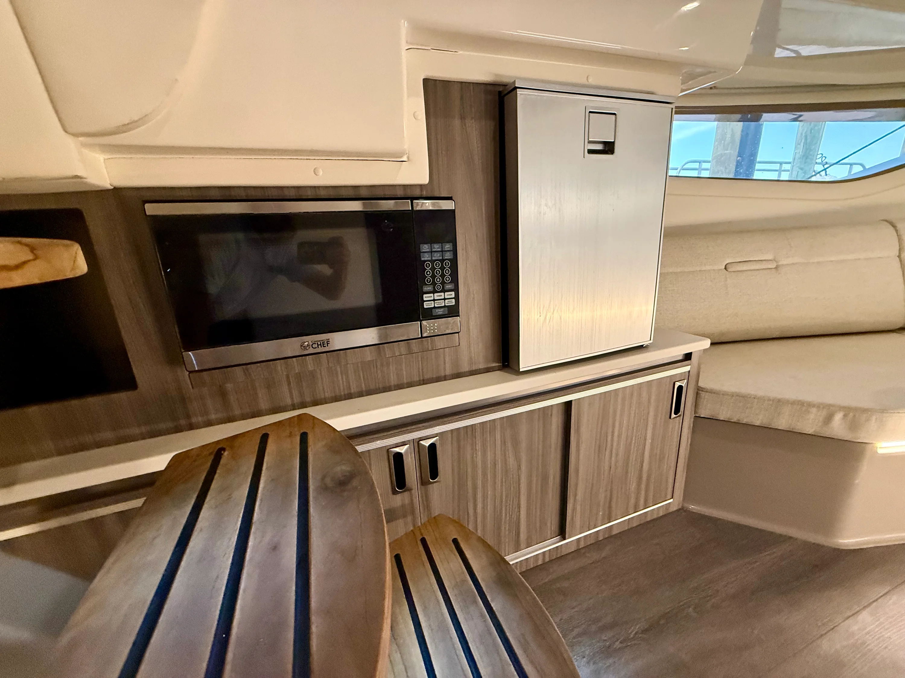 2023 Sea Ray 320 SUNDANCER Image Thumbnail #37