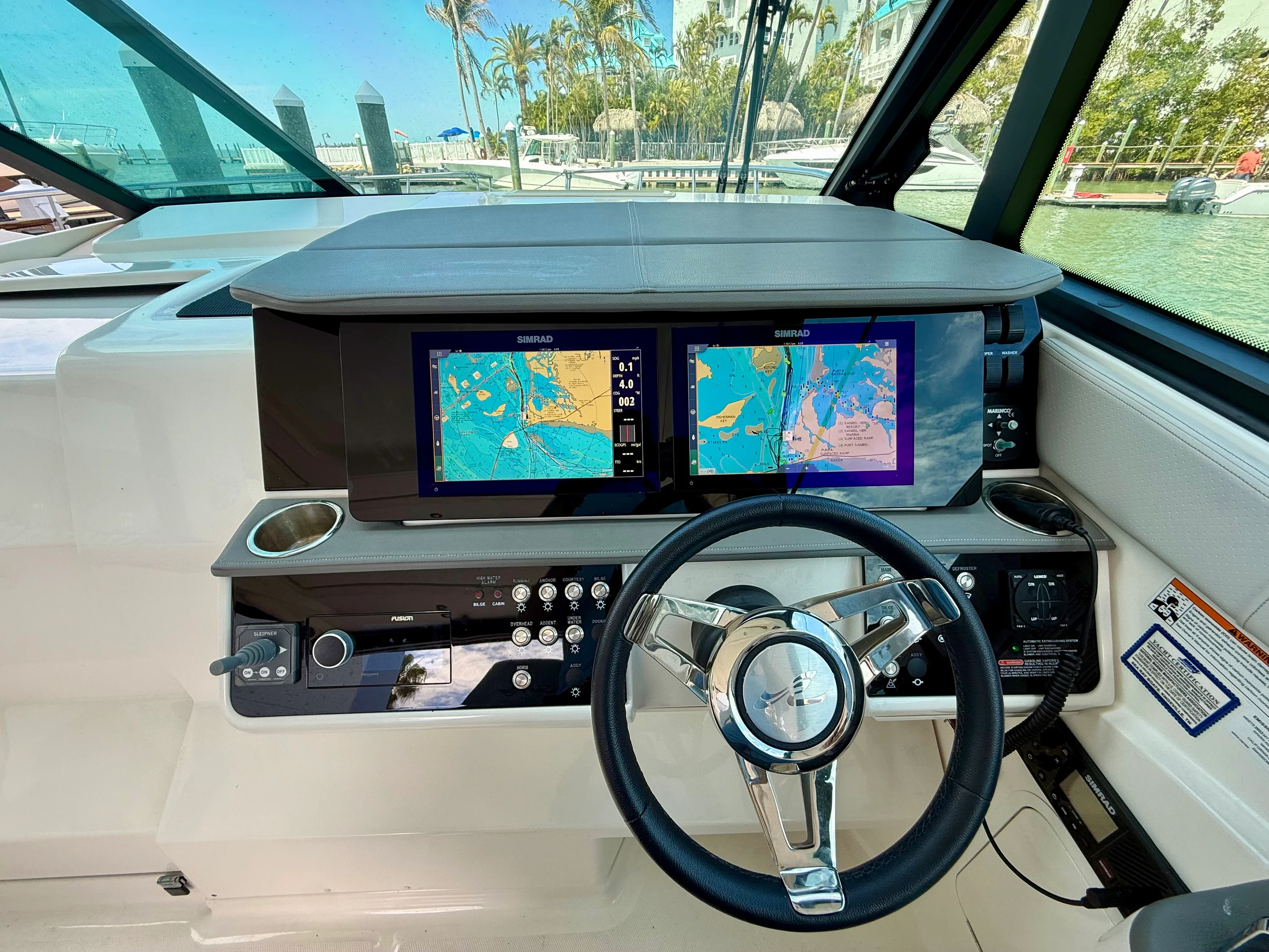 2023 Sea Ray 320 SUNDANCER Image Thumbnail #24