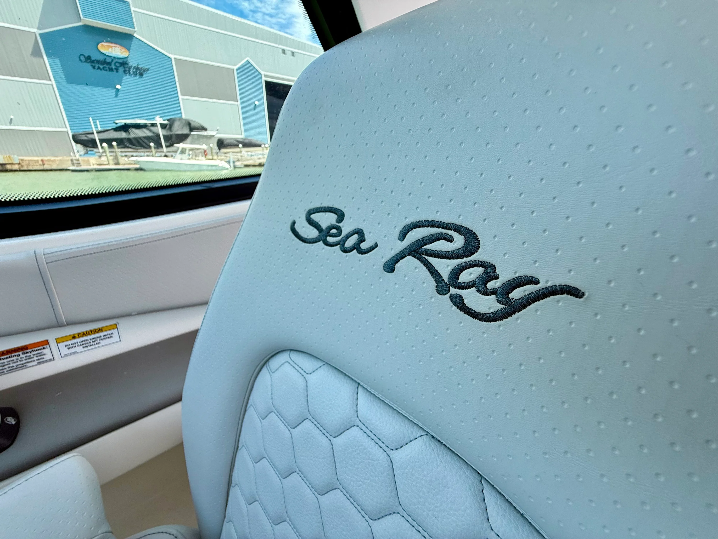 2023 Sea Ray 320 SUNDANCER Image Thumbnail #32