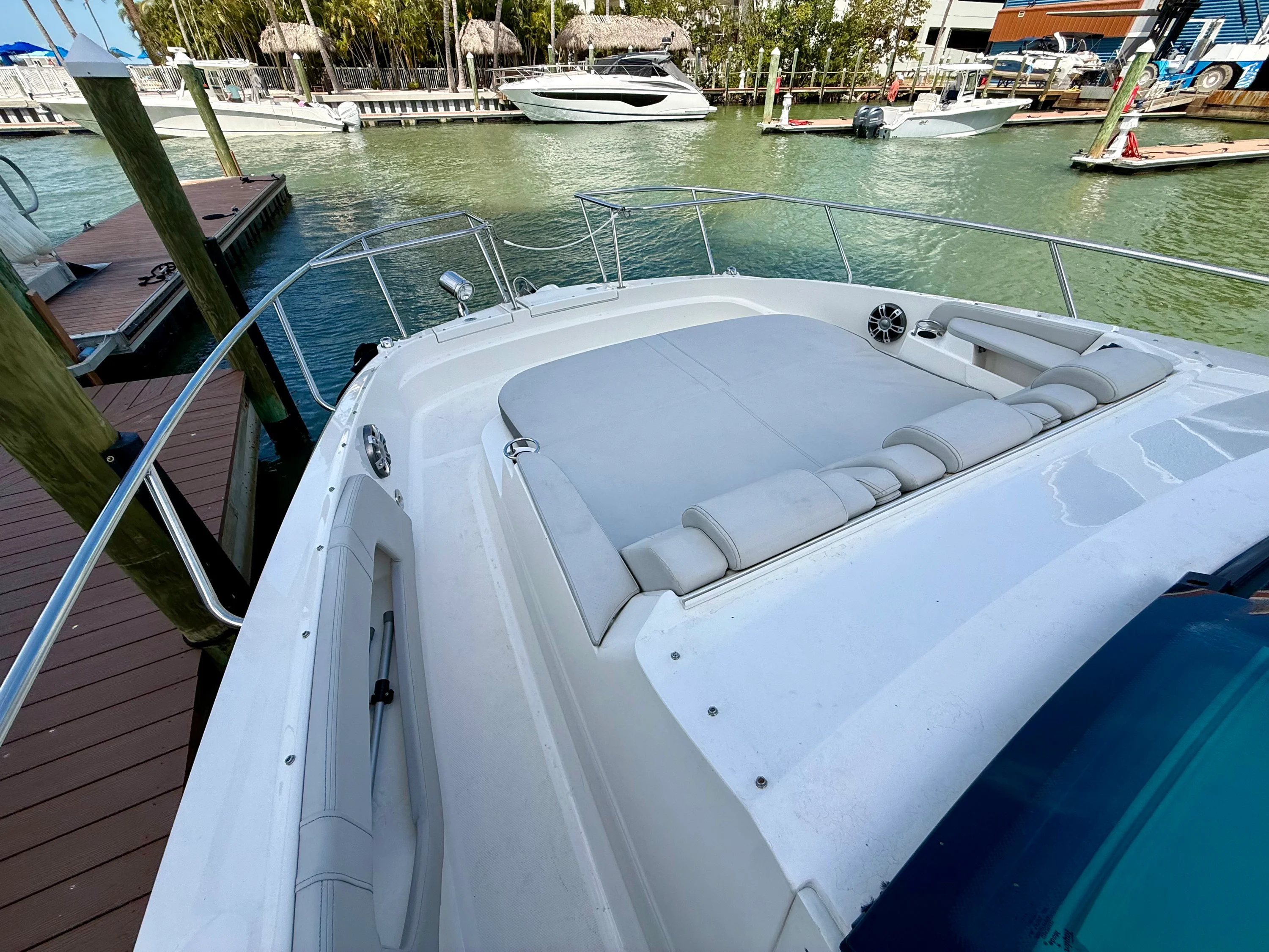 2023 Sea Ray 320 SUNDANCER Image Thumbnail #41