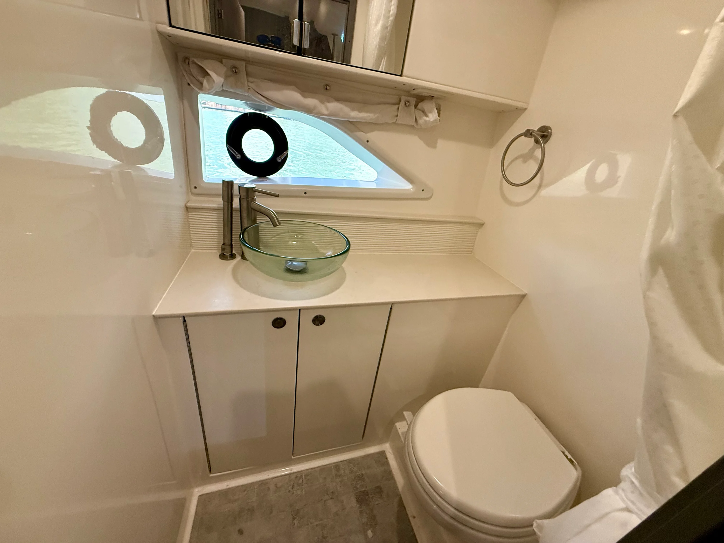 2023 Sea Ray 320 SUNDANCER Image Thumbnail #38