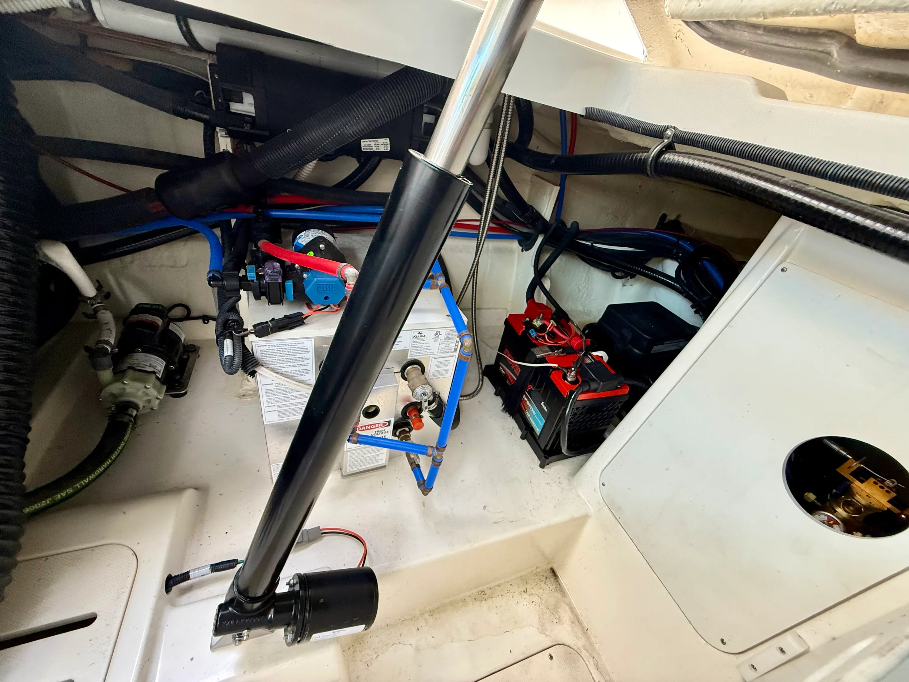 2023 Sea Ray 320 SUNDANCER Image Thumbnail #12