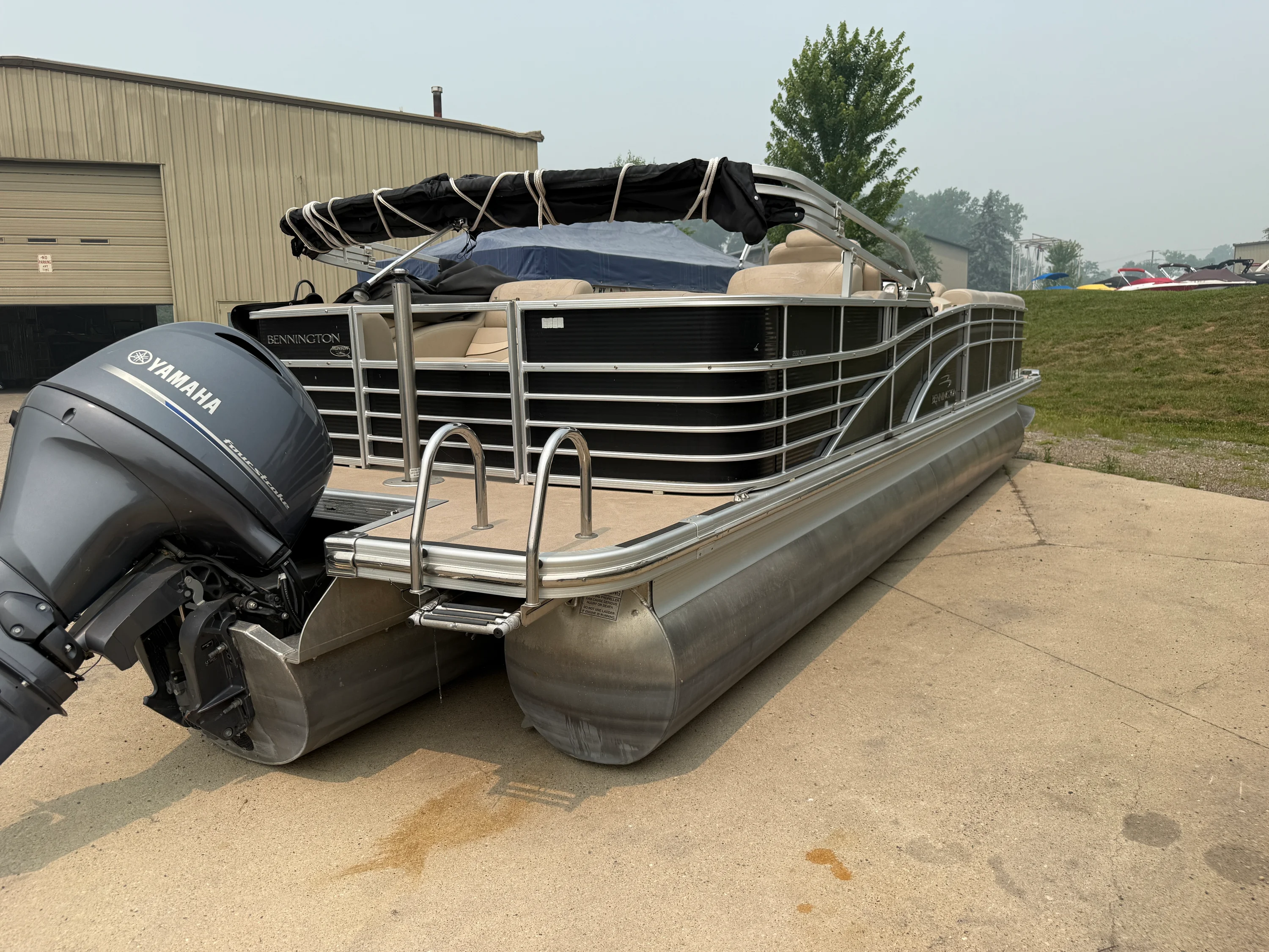 2010 Bennington 2550 RCW Image Thumbnail #2