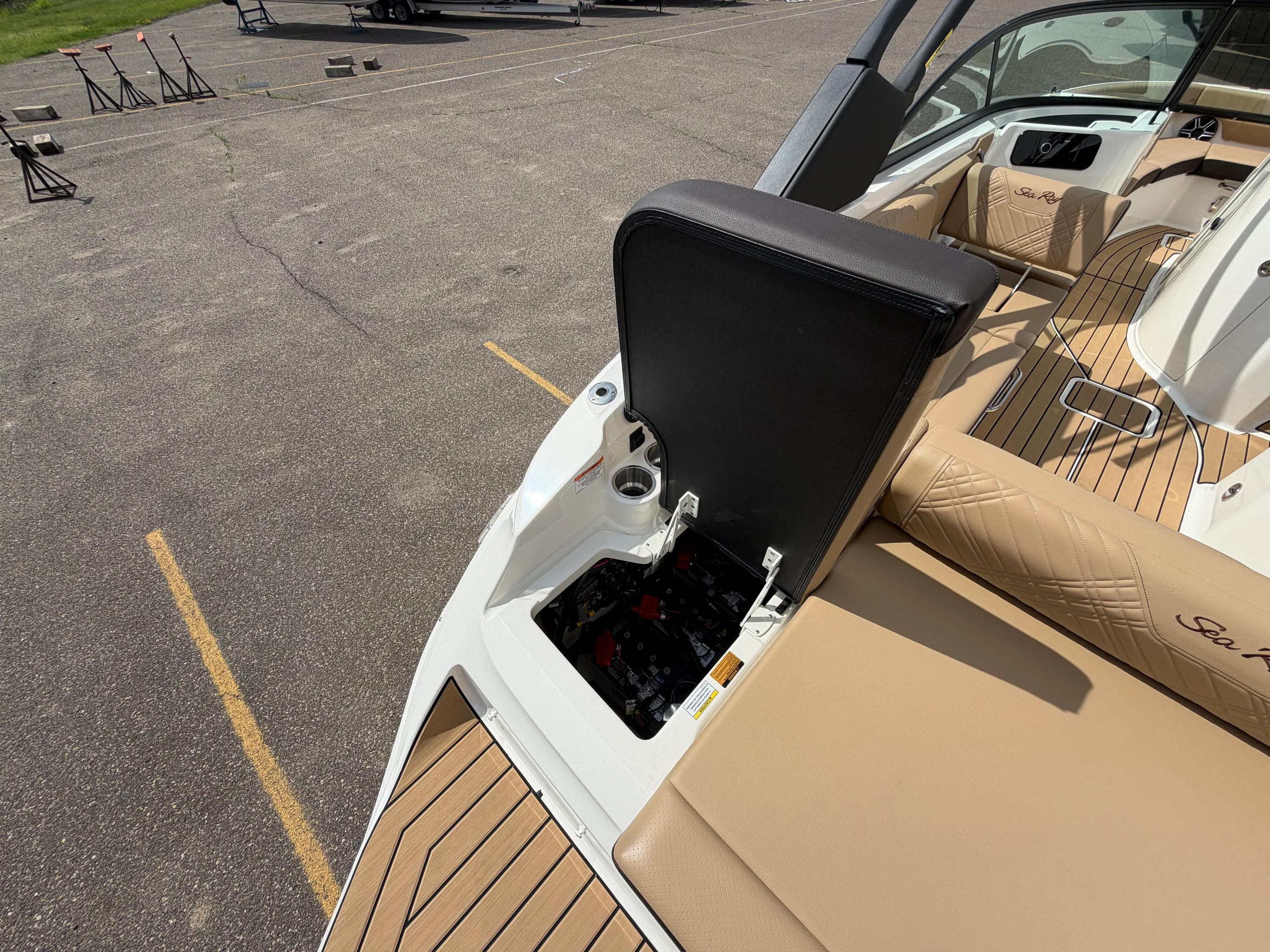 2026 Sea Ray SDX 230 Surf Image Thumbnail #9