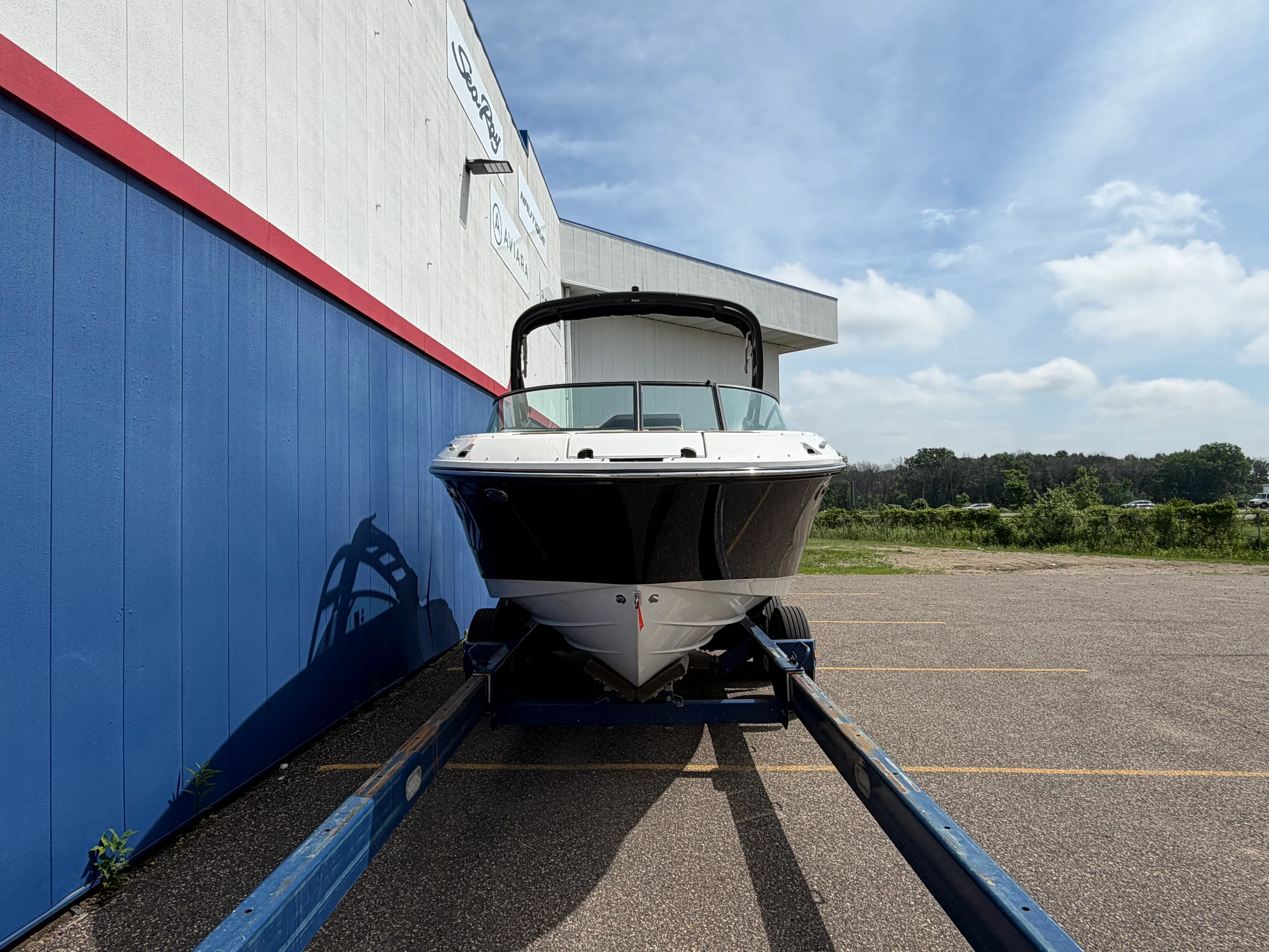 2026 Sea Ray SDX 230 Surf Image Thumbnail #2