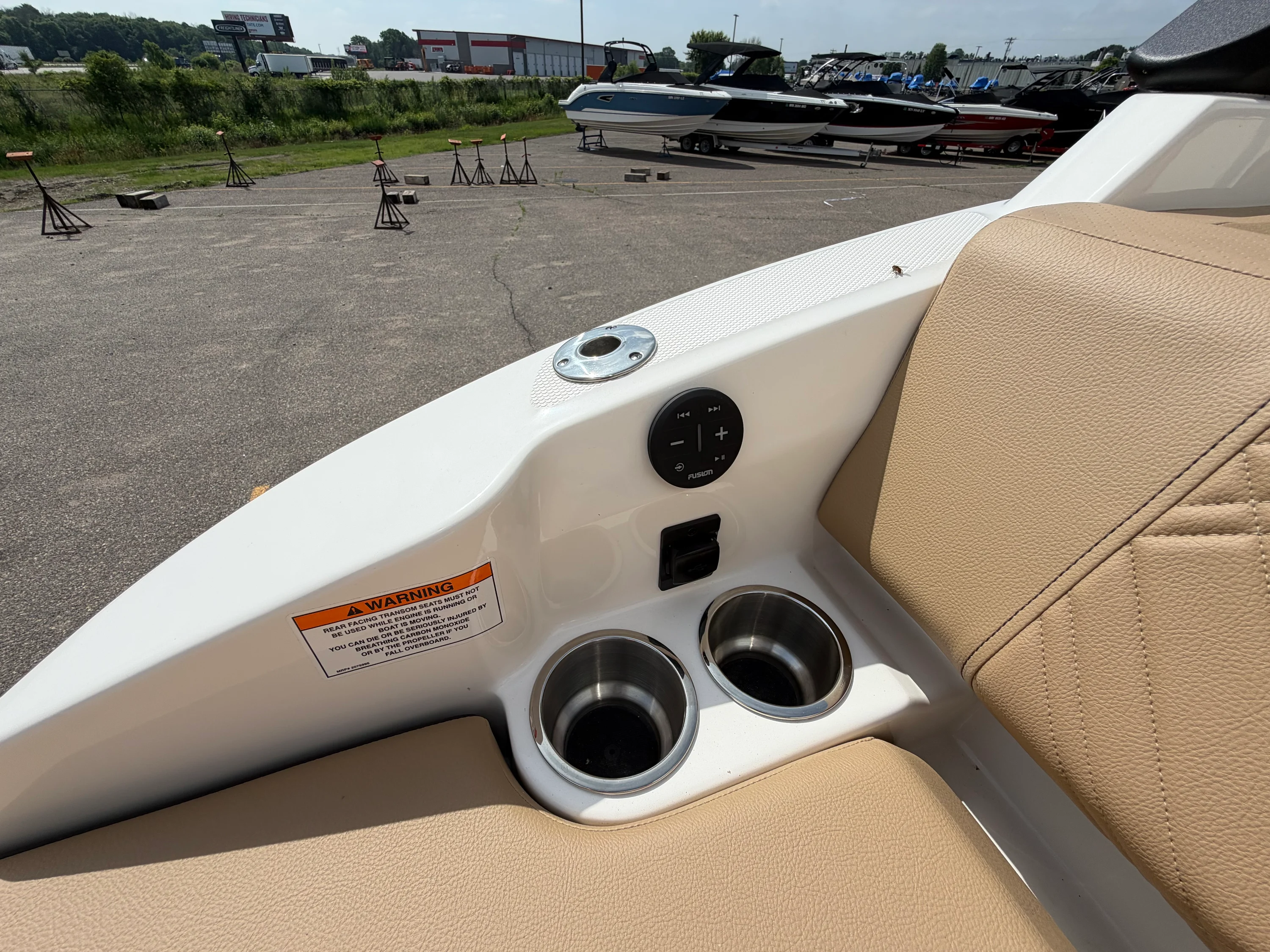 2026 Sea Ray SDX 230 Surf Image Thumbnail #11