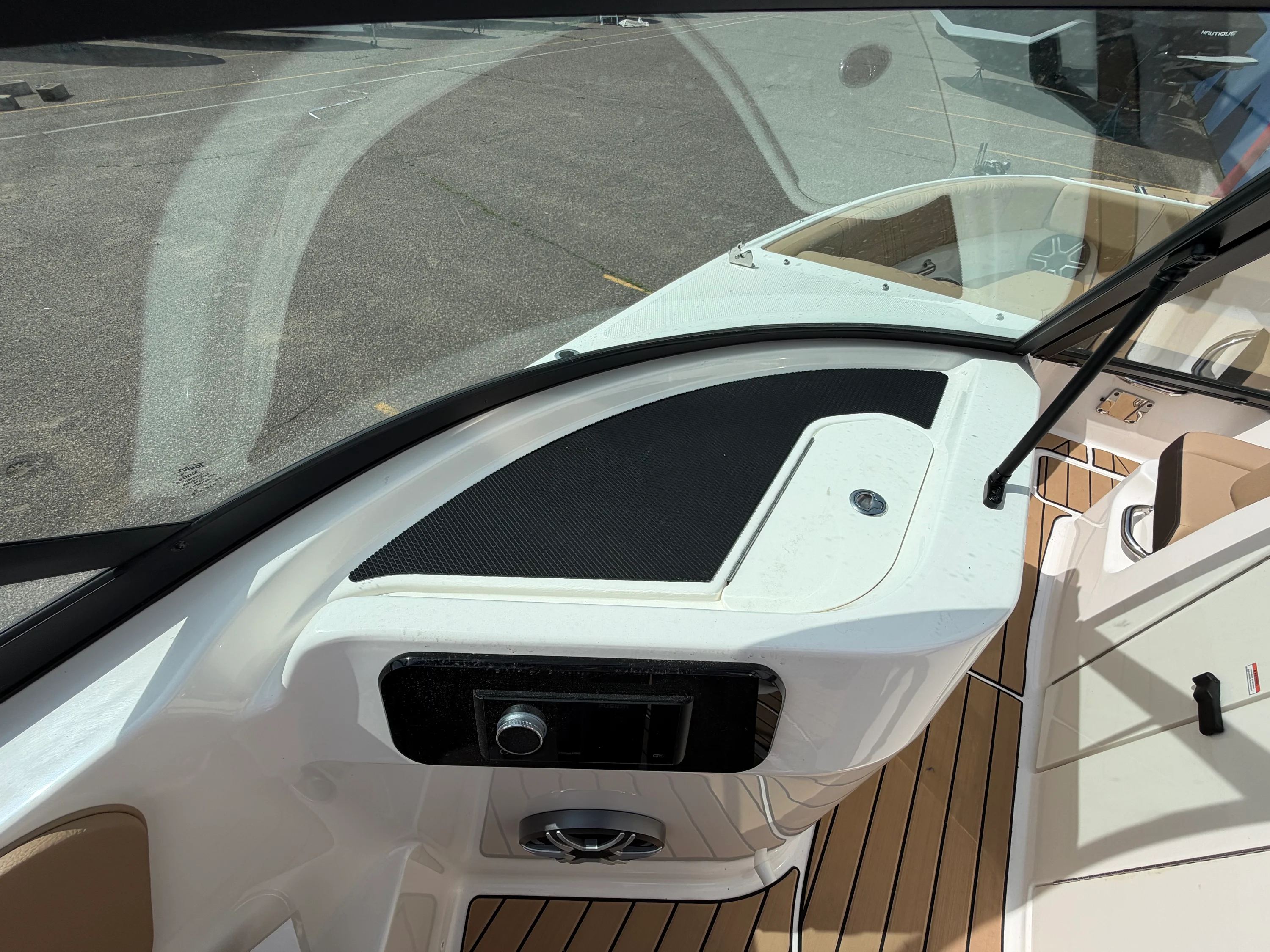 2026 Sea Ray SDX 230 Surf Image Thumbnail #26