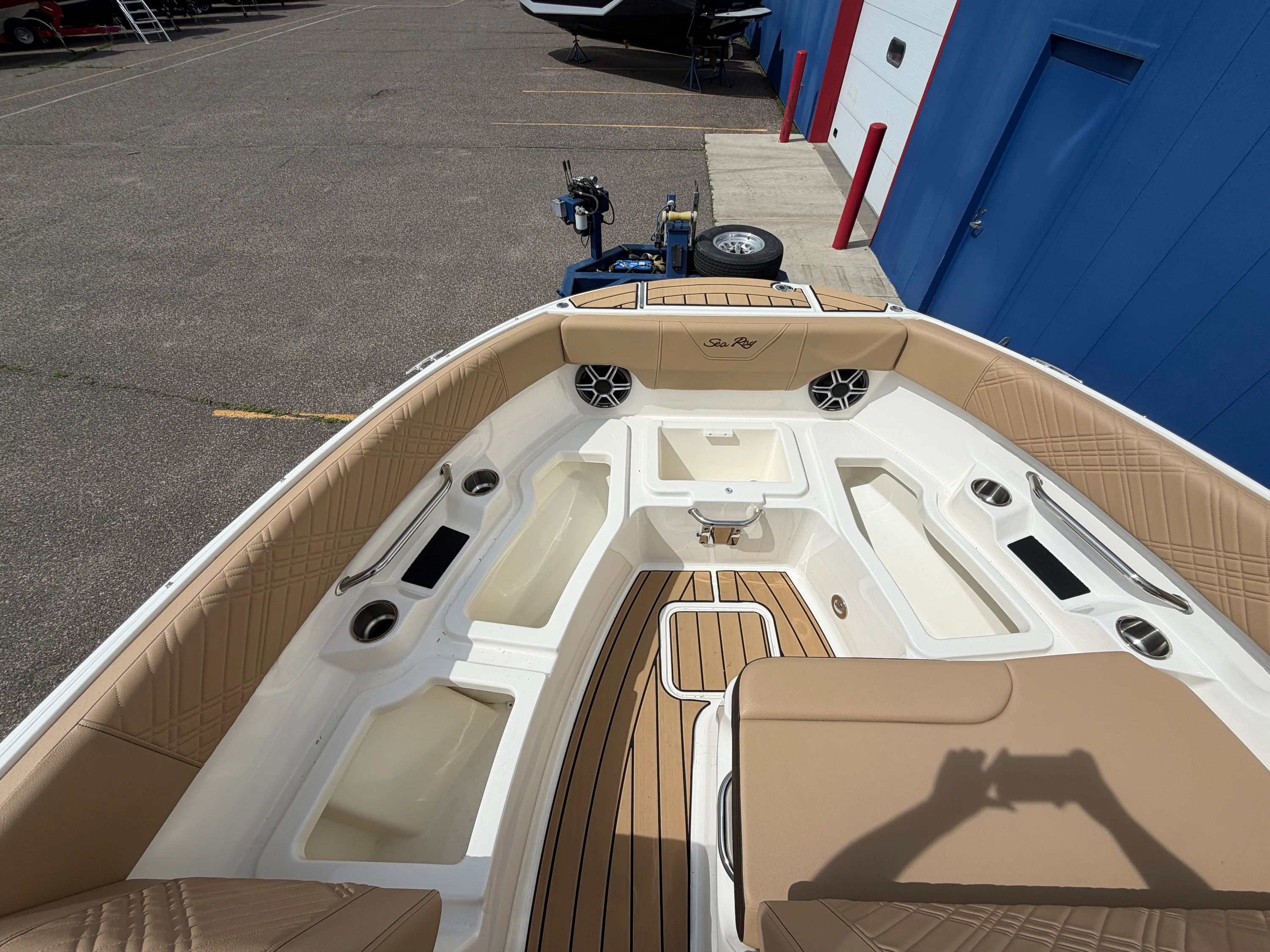 2026 Sea Ray SDX 230 Surf Image Thumbnail #37