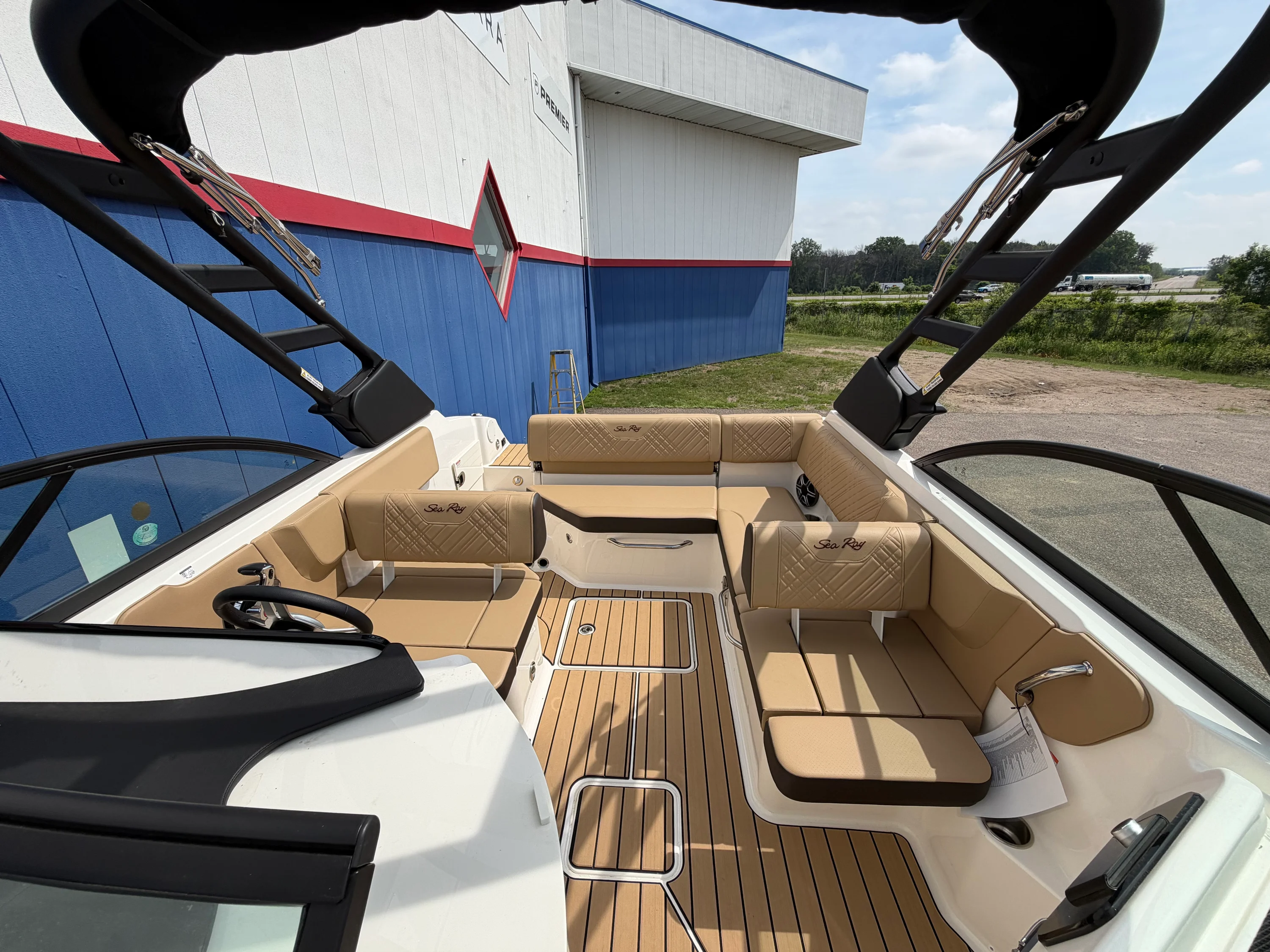 2026 Sea Ray SDX 230 Surf Image Thumbnail #39