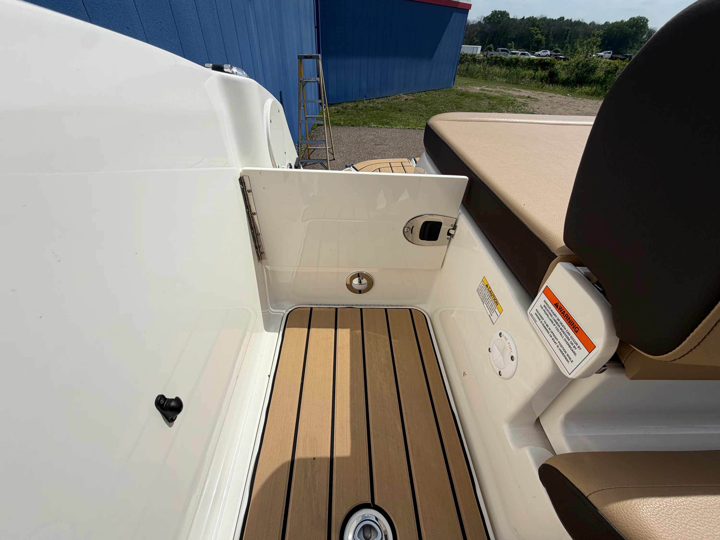 2026 Sea Ray SDX 230 Surf Image Thumbnail #15