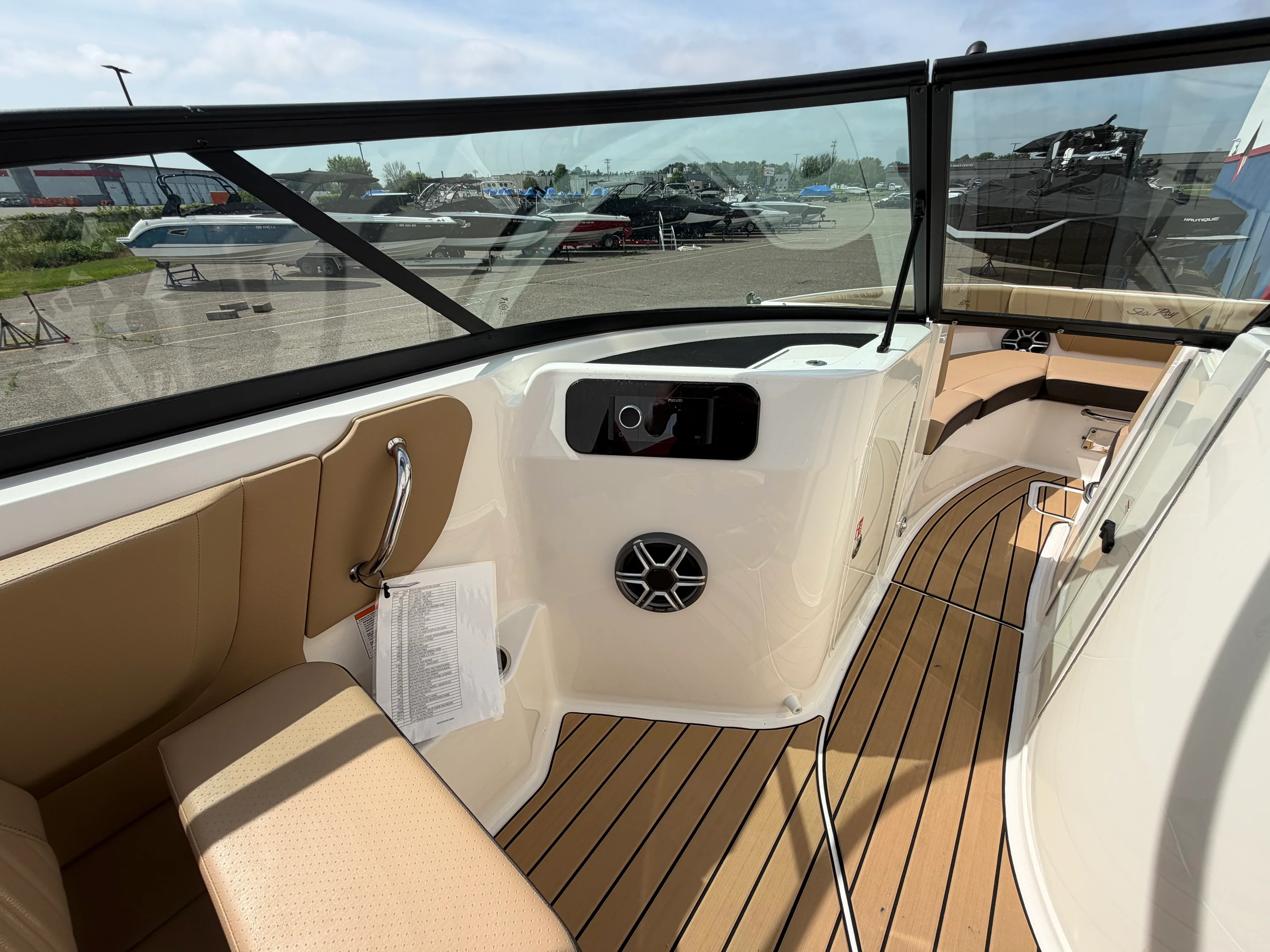 2026 Sea Ray SDX 230 Surf Image Thumbnail #25
