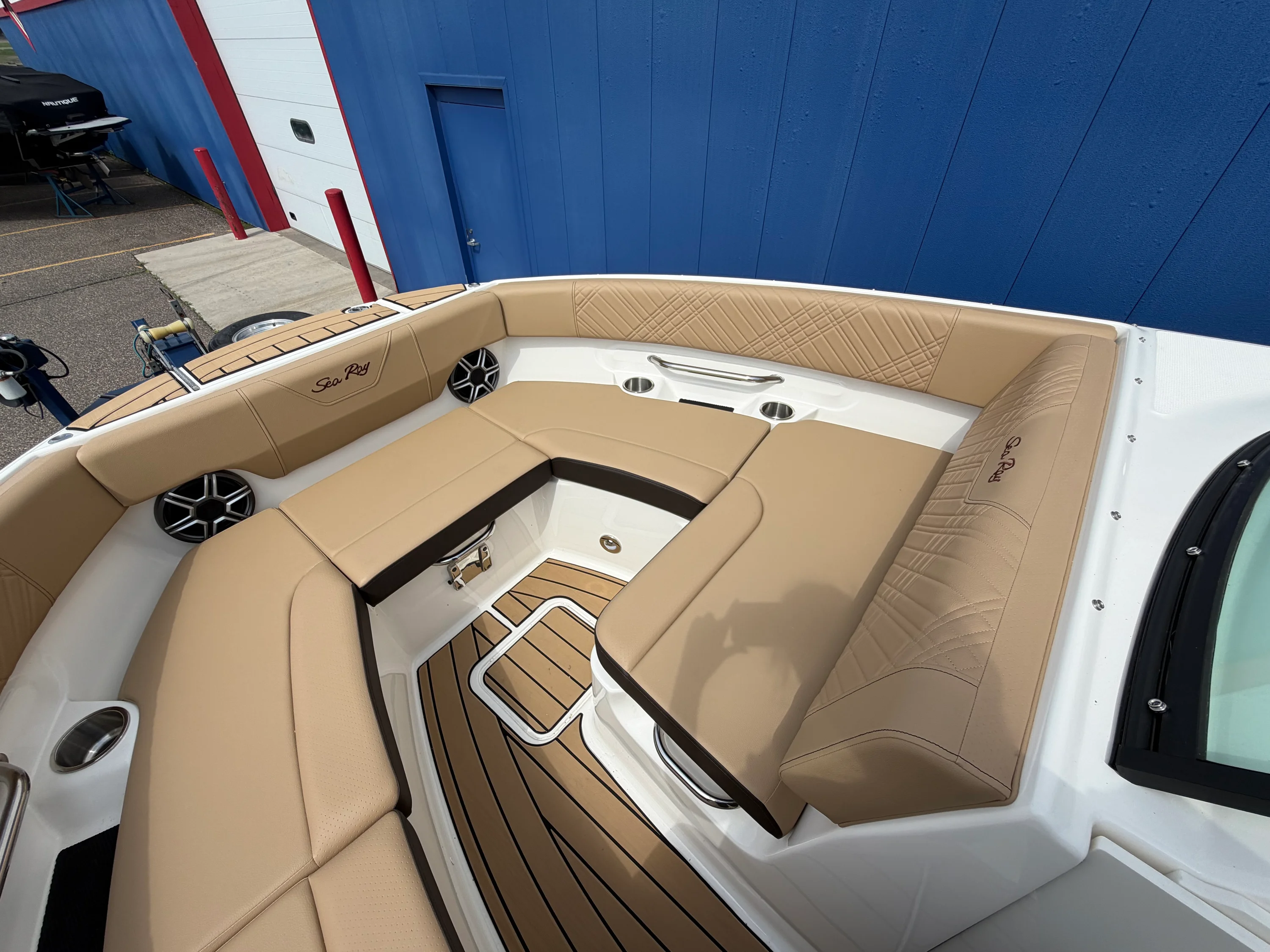 2026 Sea Ray SDX 230 Surf Image Thumbnail #36