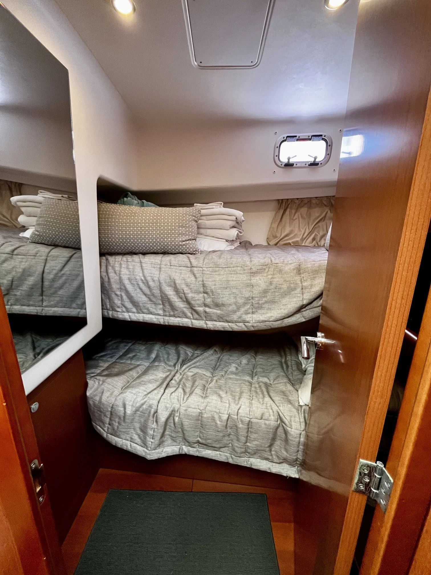 2017 Beneteau SWIFT TRAWLER 34 Image Thumbnail #40
