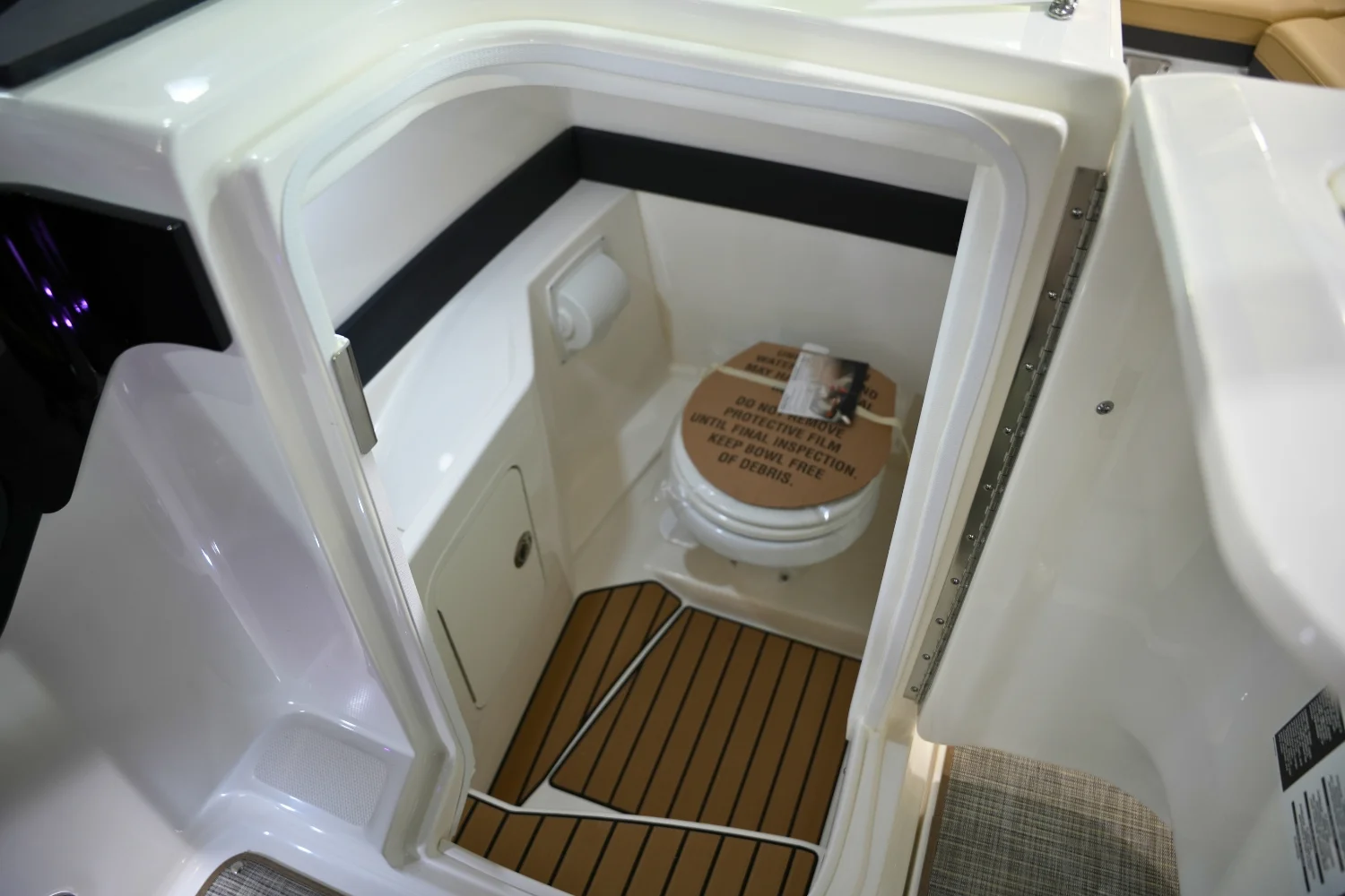 2025 Sea Ray SLX 260 Surf Image Thumbnail #27